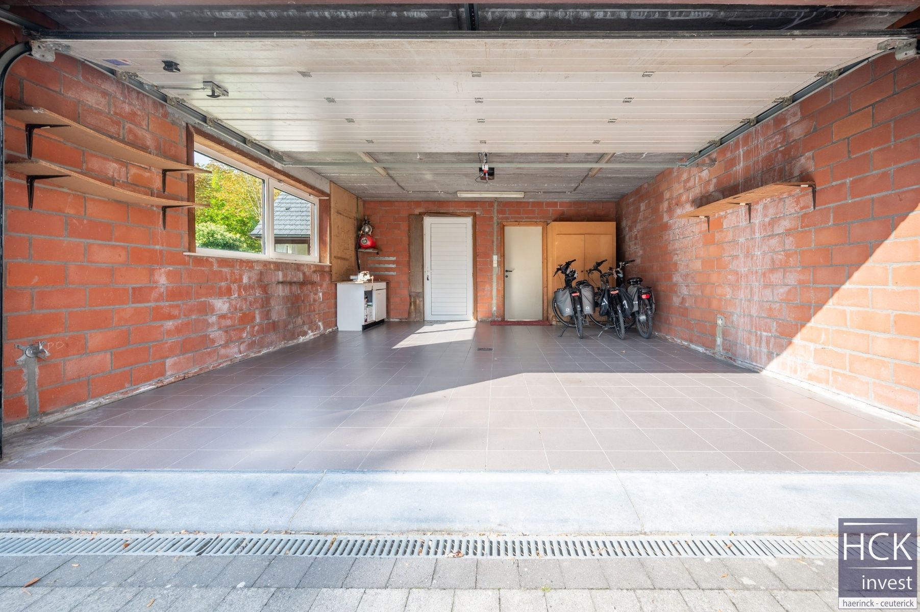KRUISHOUTEM - Zeer ruime alleenstaande woning met 5 slpk. op 1256 m² foto 13