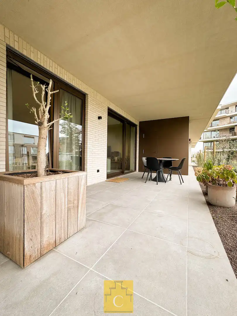 Appartement met ruime terrassen en autostandplaats foto 3
