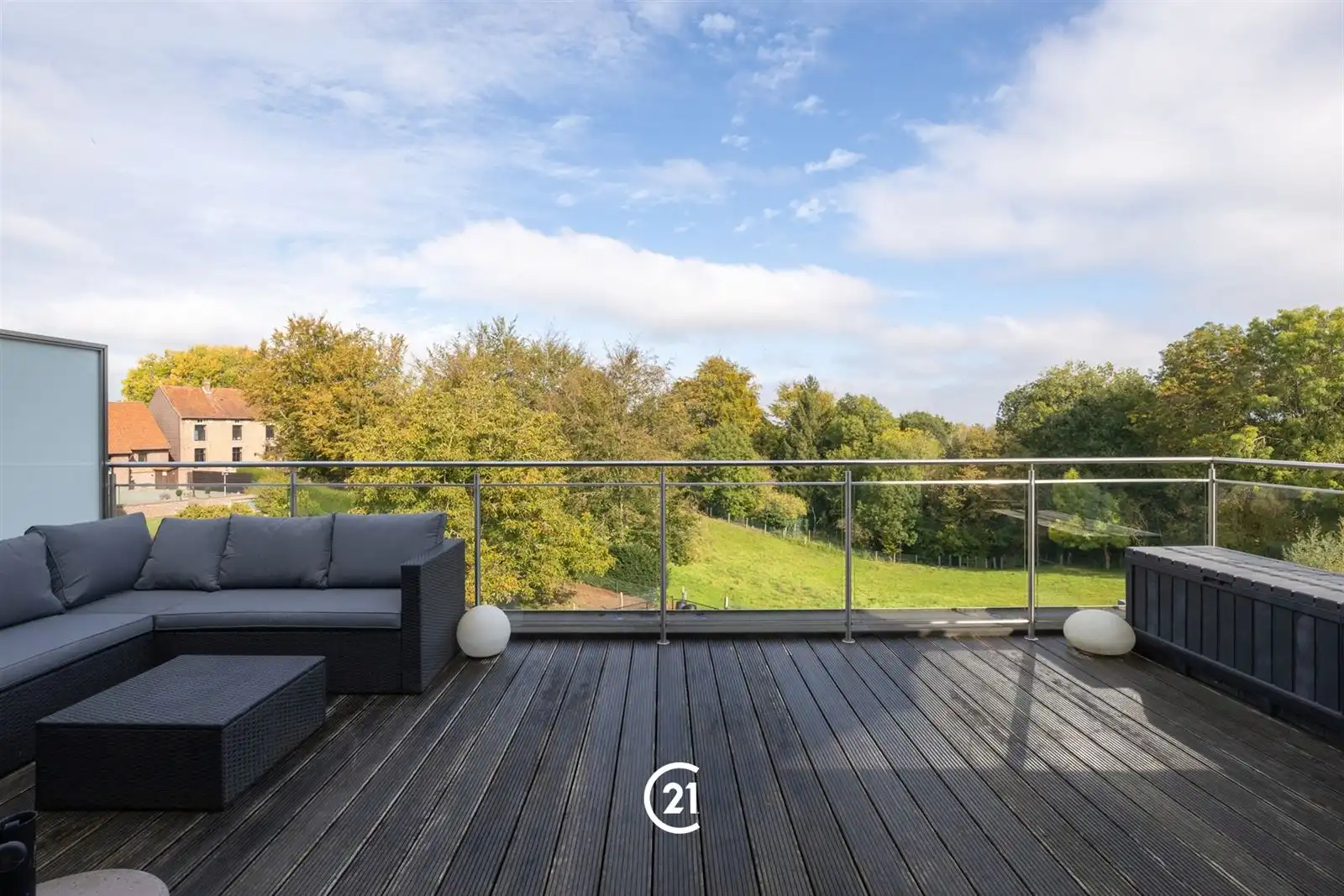 Prachtig duplexappartement met 3 kamers en groot terras met subliem uitzicht foto 3