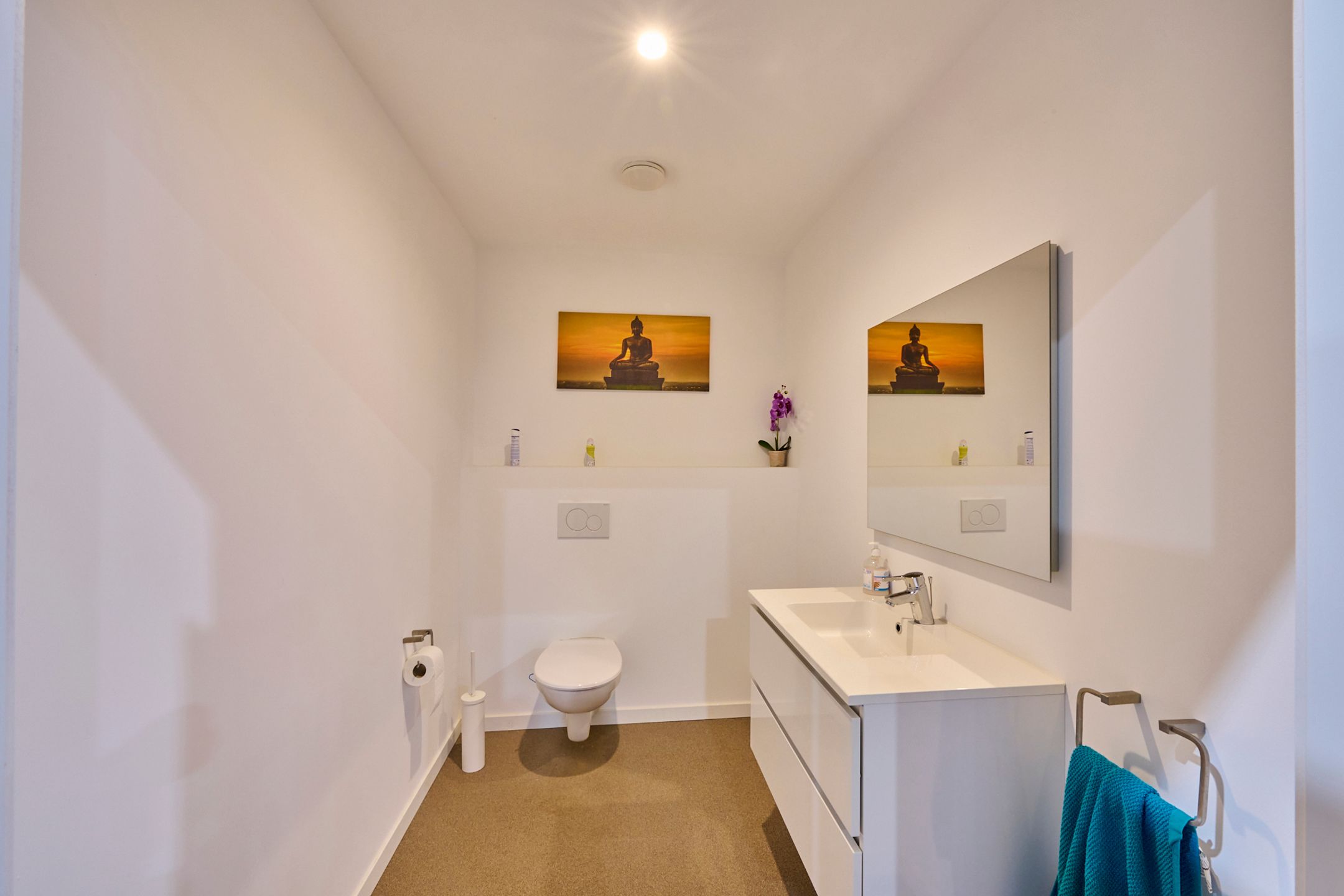 TE KOOP: unieke showroom met kantoren – ZICHTLOCATIE foto 21