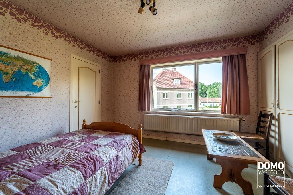 KARAKTERVOLLE, RUIME WONING MET 4 SLAAPKAMERS EN ZONNIGE TUIN TE STOKROOIE foto 18