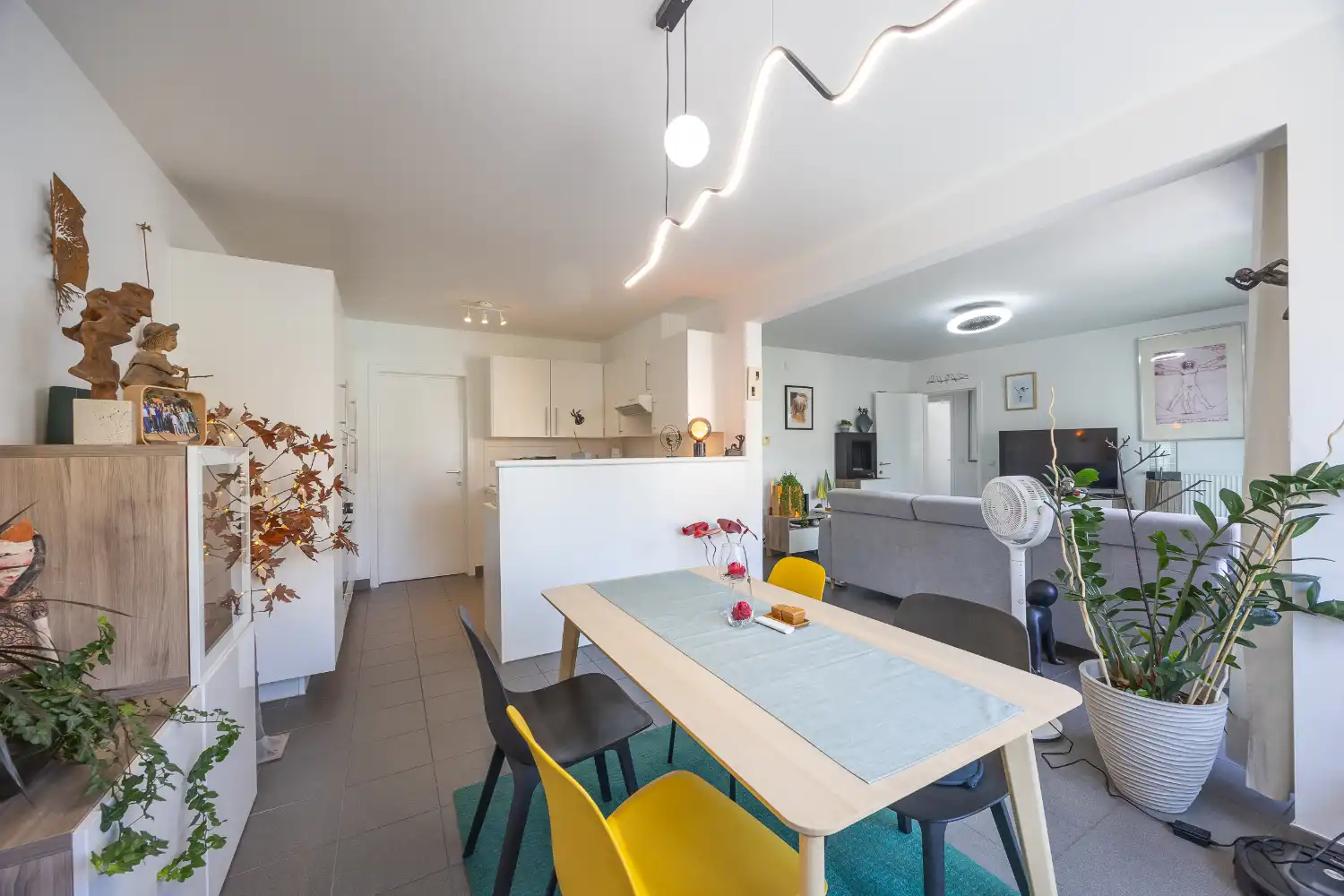 Ruim drie slaapkamer hoek-appartement op centrale ligging! foto 11