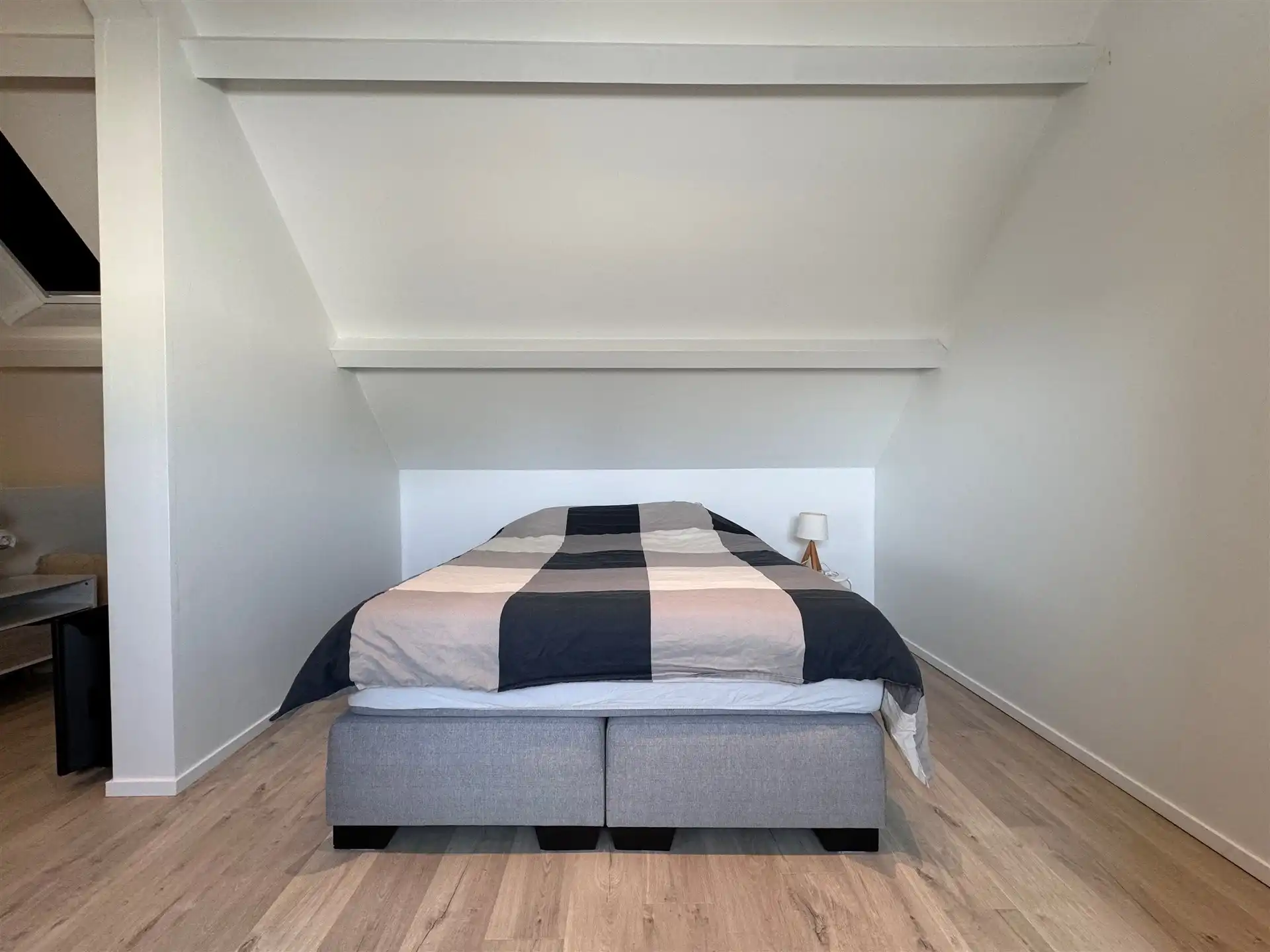 Moderne energiezuinige 3 slaapkamer woning met tuin en staanplaats. foto 22