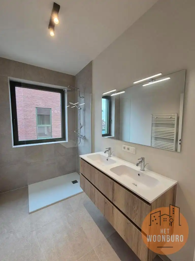 Nieuwbouw appartement 1 slpk, bureau en autostaanplaats foto 9