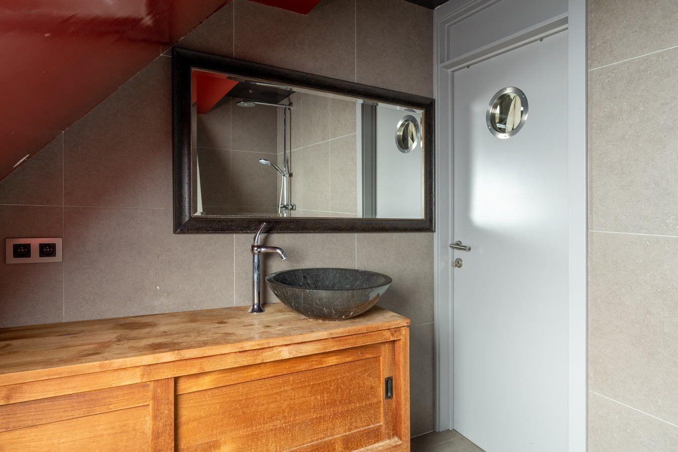 Gezellig dakappartement aan ‘t Tjing-Tjangsplein. foto 7