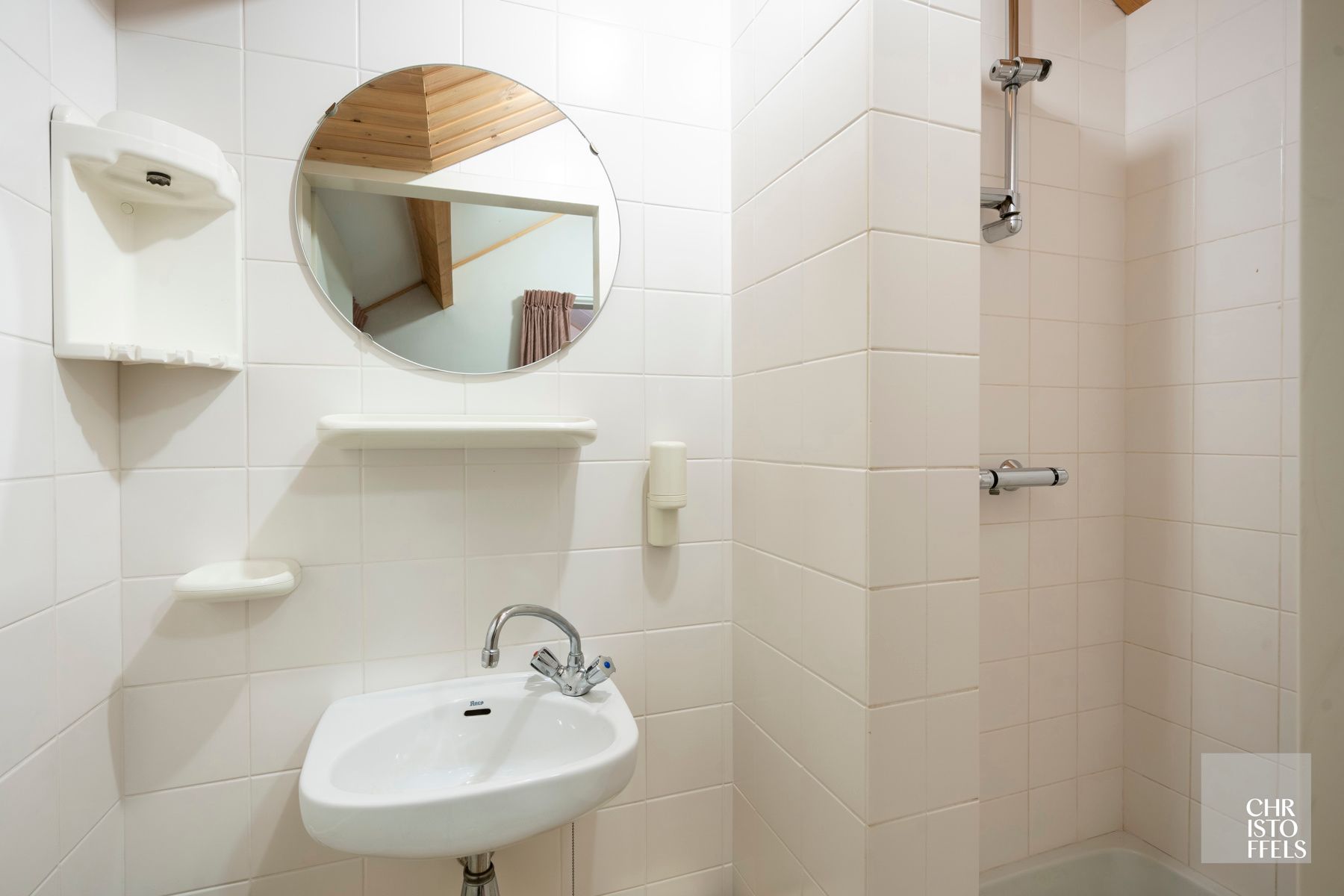 Landhuis met zwembad (243m²) in bosrijke omgeving te Maasmechelen! foto 22
