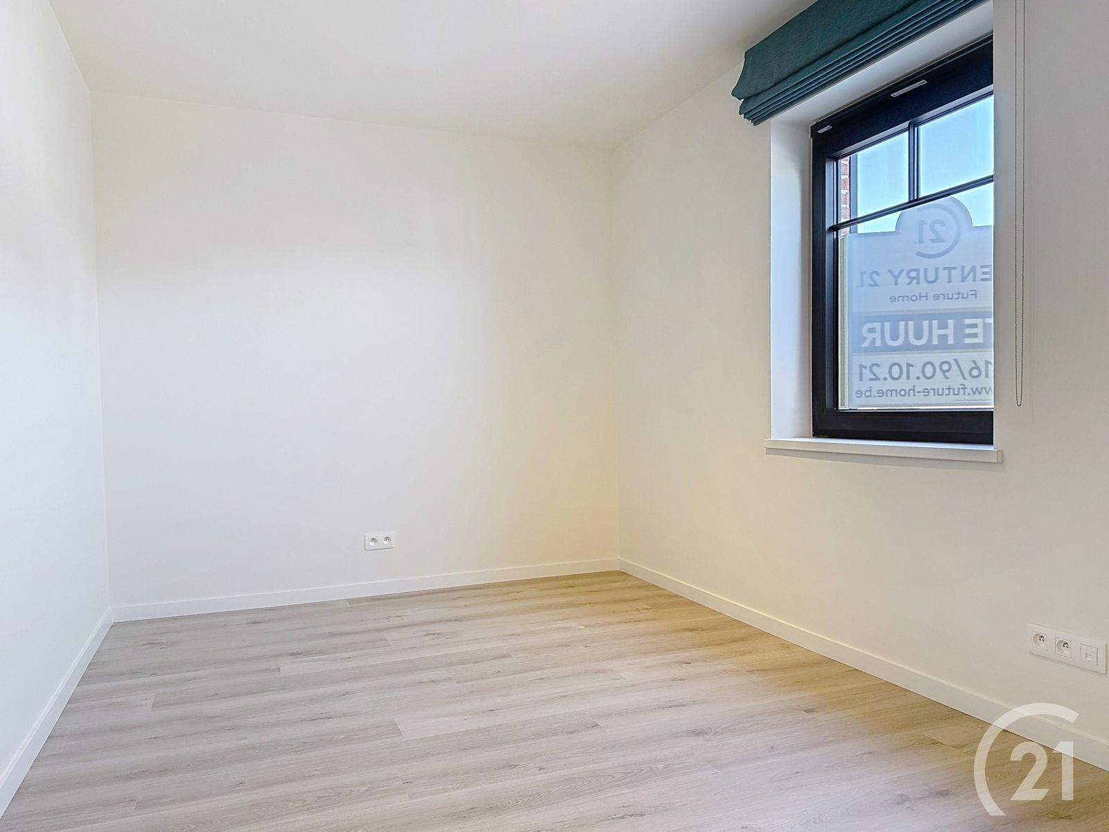 Nieuwbouwwoning te huur in een doodlopende straat !!! foto 7