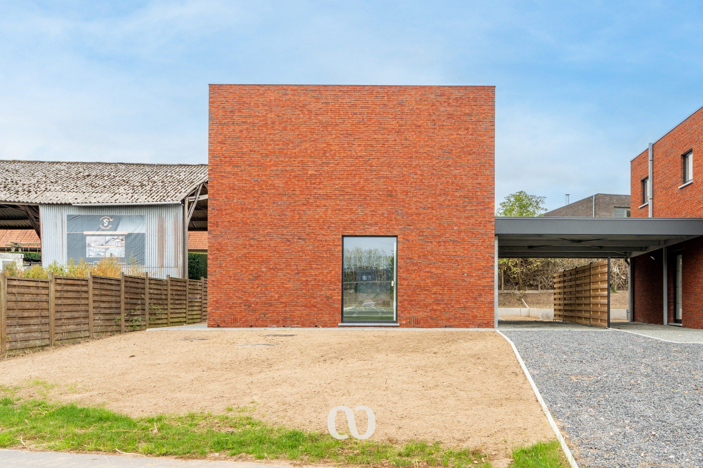 Ruime nieuwbouwwoning aan de jachthaven foto {{pictureIndex}}