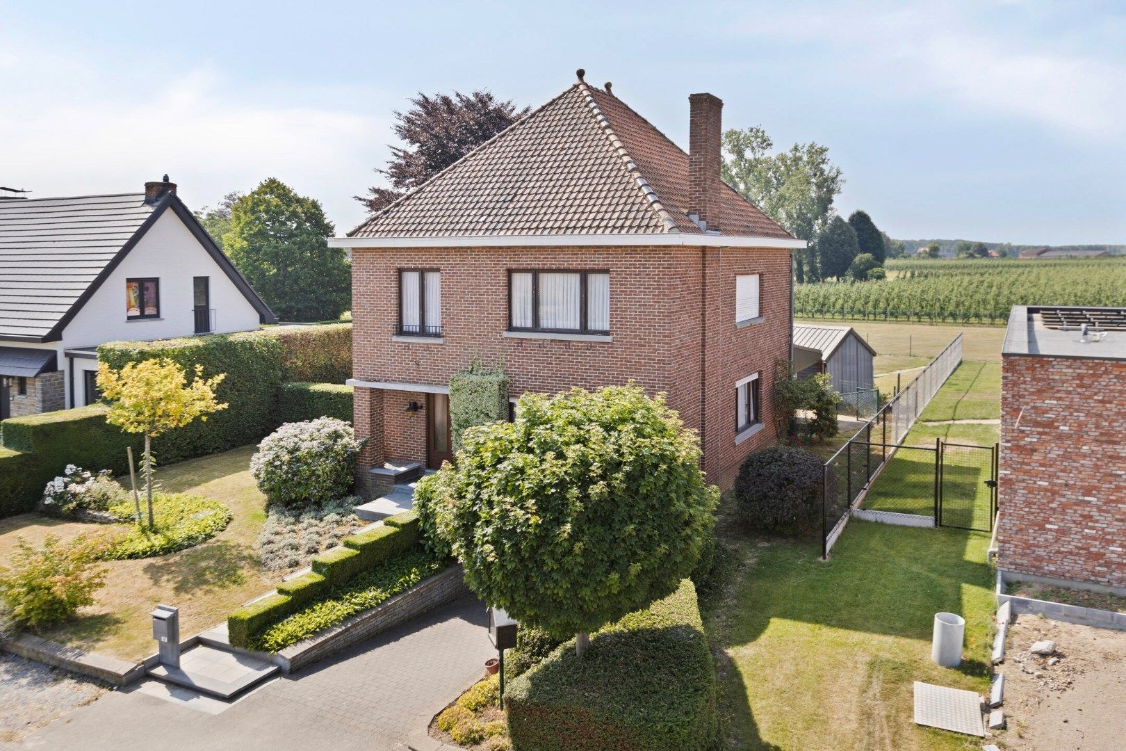 Vrijstaande woning met karakter en blijvend groene verzichten in Wintershoven foto 4