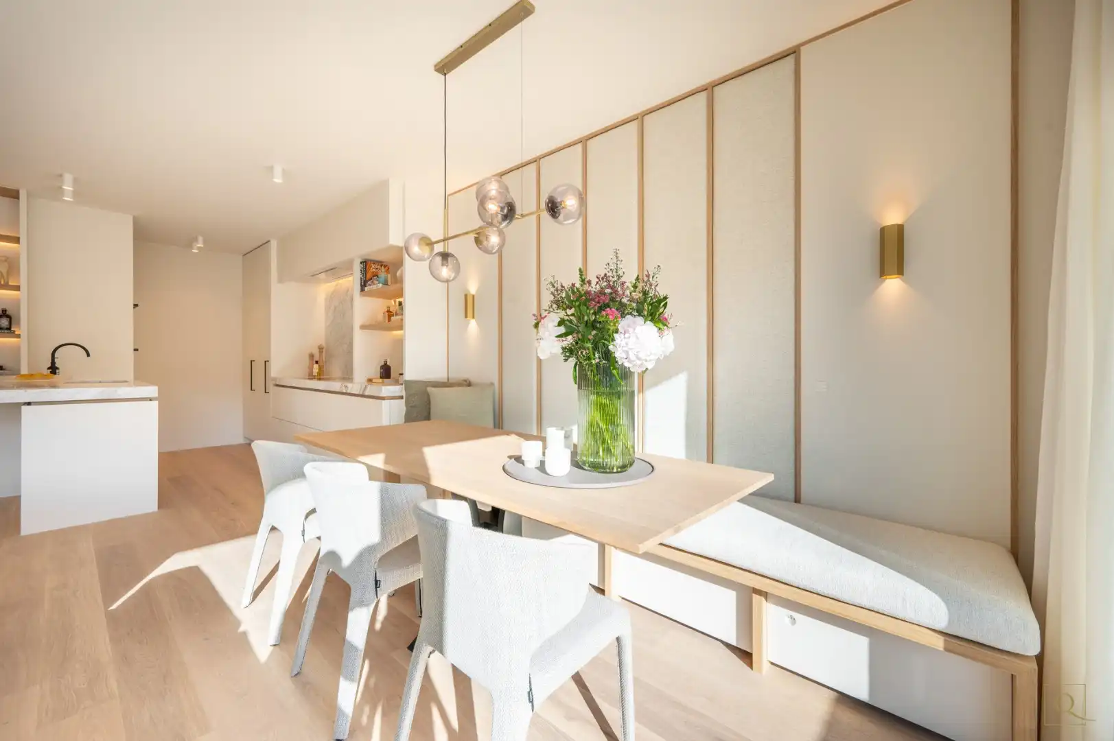 Luxueus gerenoveerd appartement op een toplocatie, op wandelafstand van de Lippenslaan en de zeedijk. foto 9