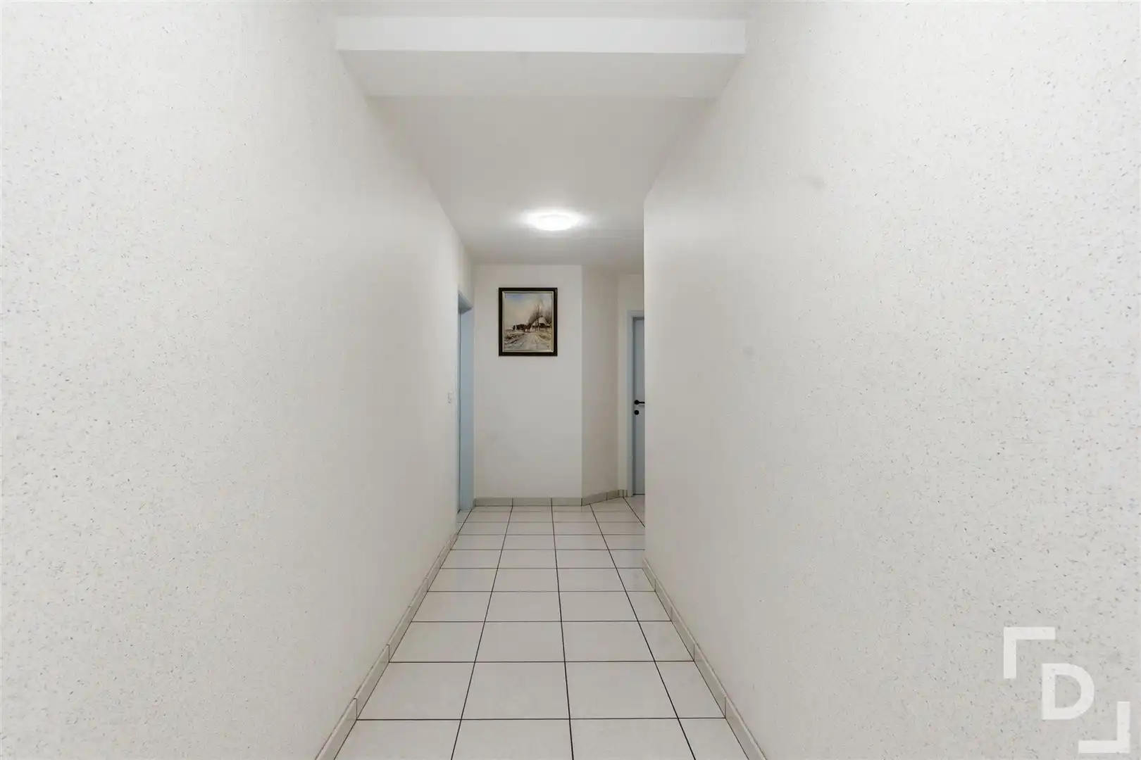 Appartement met 2 slaapkamers en garage te koop in centrum Poperinge. foto 23