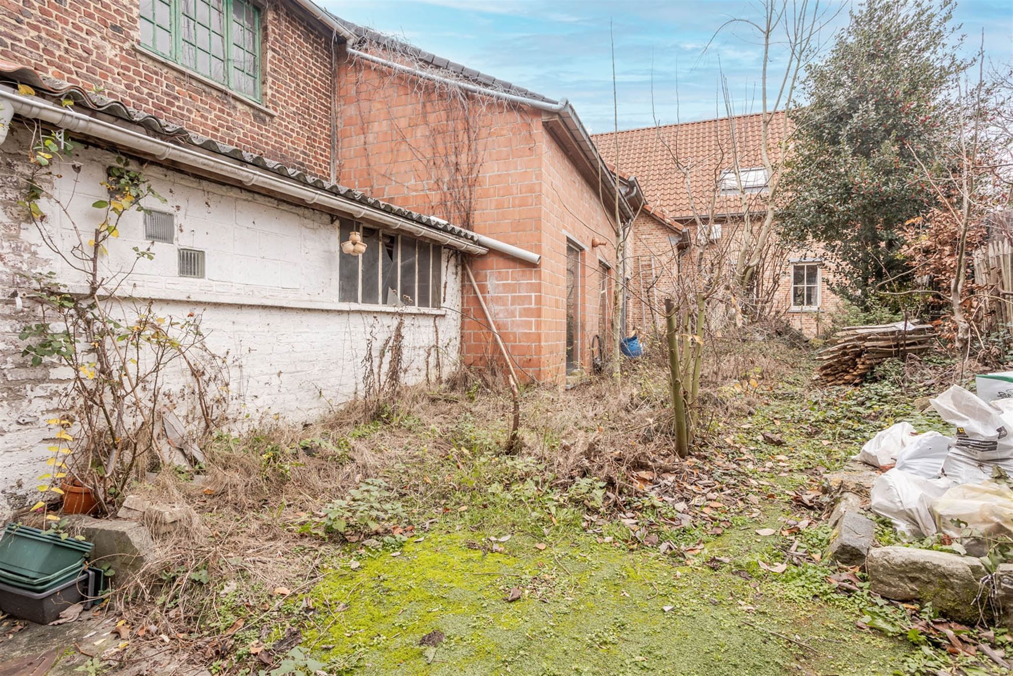Volledig te renoveren woning met tal van mogelijkheden foto 7