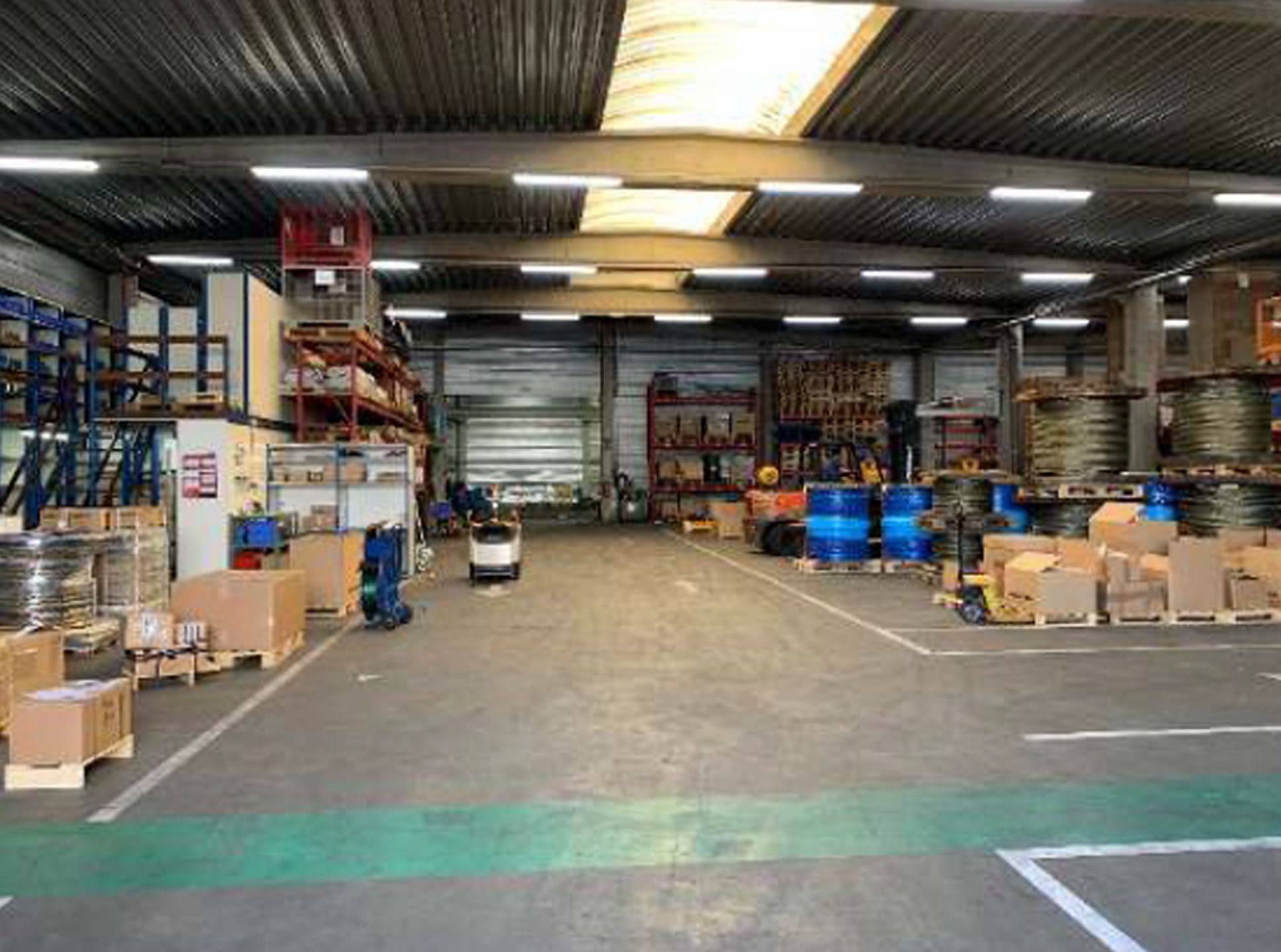 Kantoren & magazijn te huur, grondoppervlak van 5.992 m² foto 16