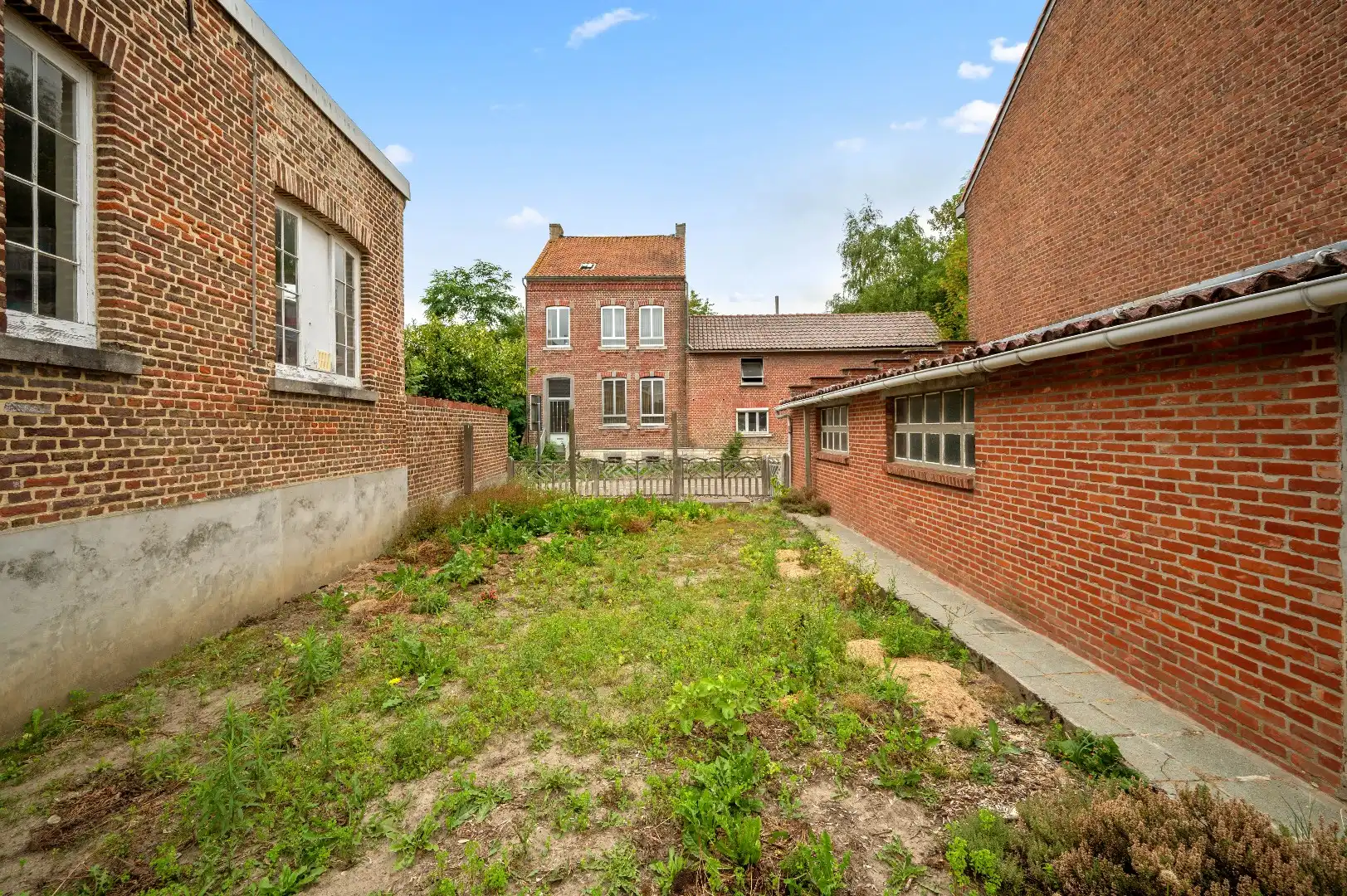 Ruime gezinswoning met 4 slpks met ruime tuin op rustige ligging foto 24