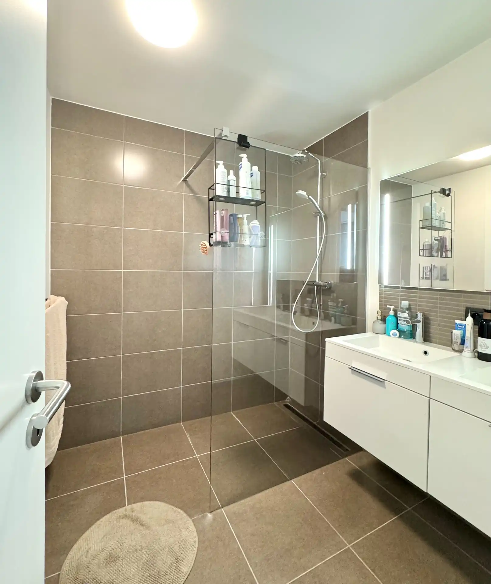 MODERNE HALFOPEN WONING MET 3 KAMERS, TUIN & CARPORT foto 24