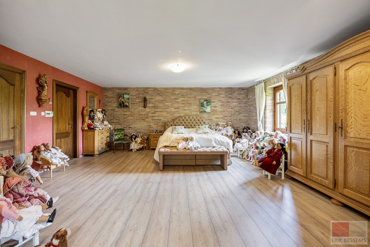 Ruime vrijstaande villa gebouwd in 1989, 365m² woonoppervlakte foto 12