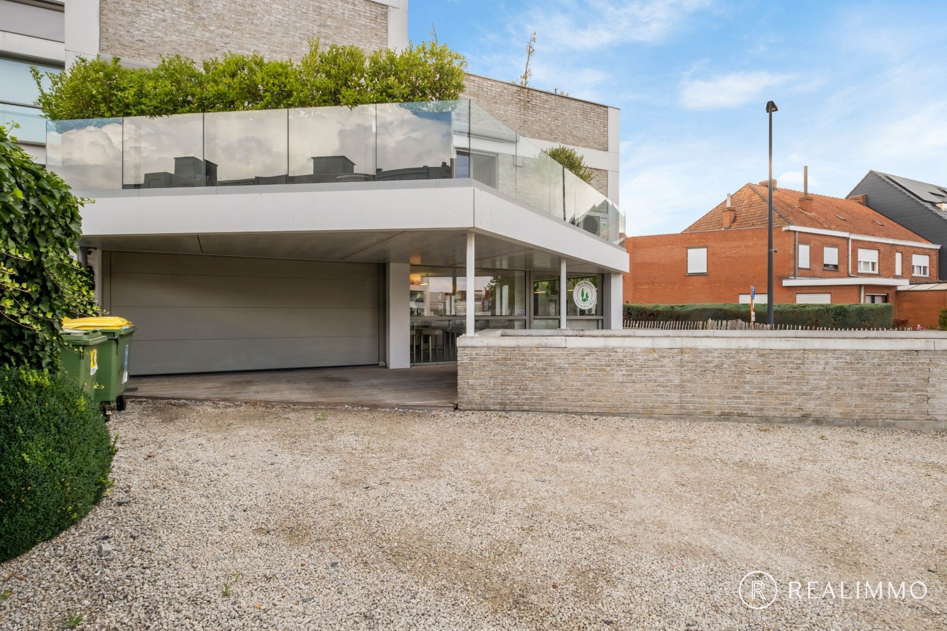 Toplocatie in Waregem – instapklaar handelspand met veel mogelijkheden foto 14