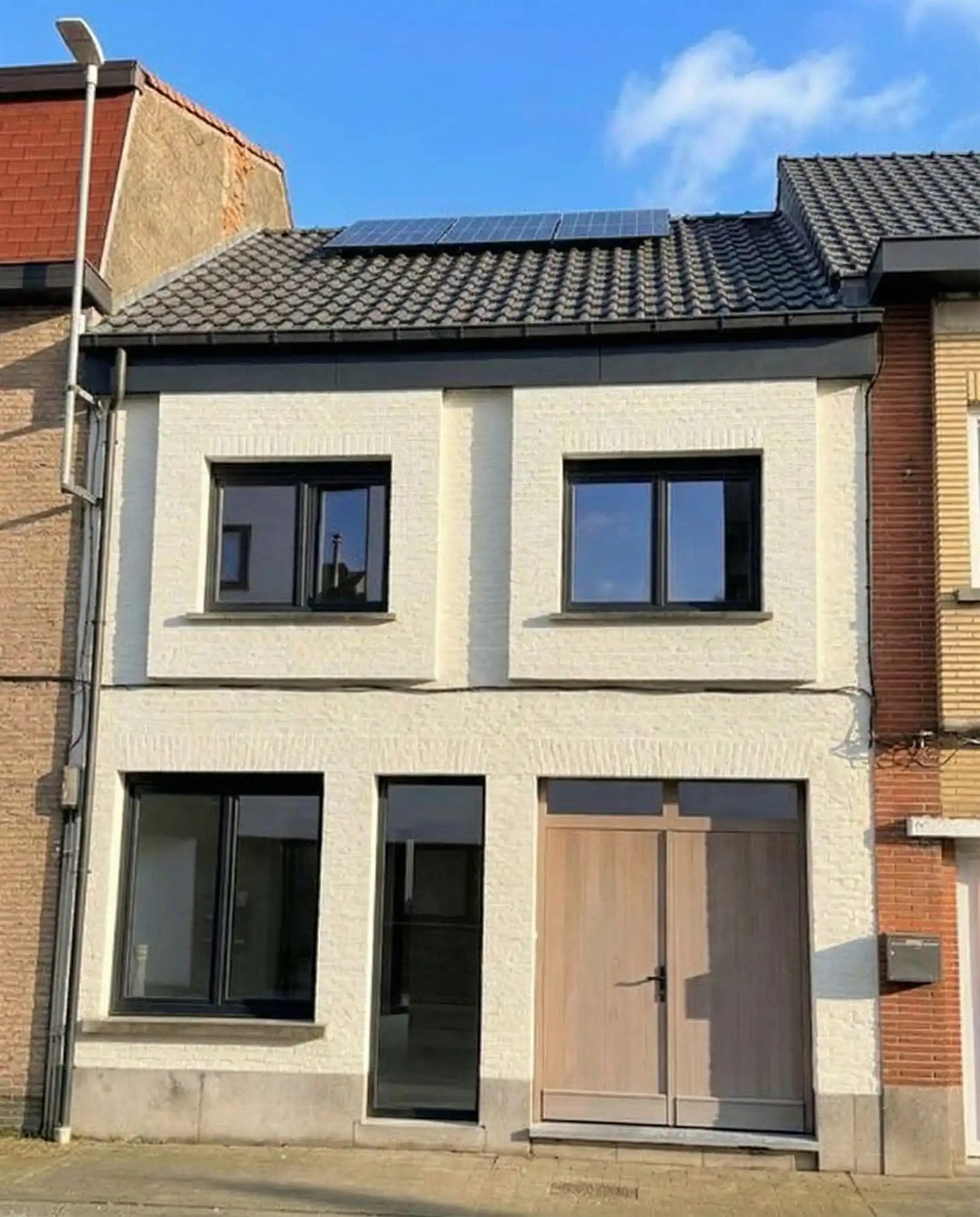 Moderne woning met 3 slaapkamers foto {{pictureIndex}}