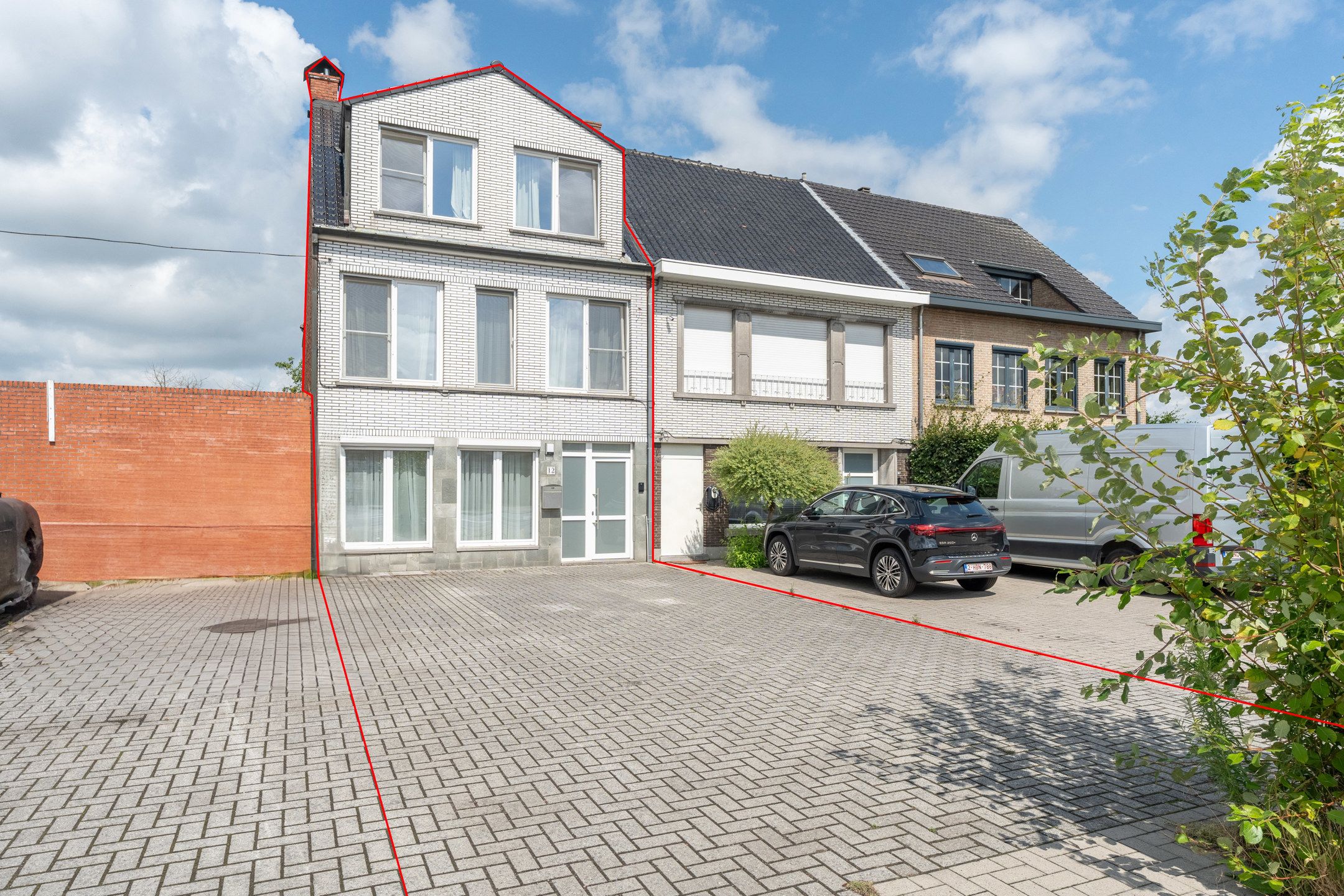 Volledig vernieuwde  woning/kantoor/handelspand met 5 slpks foto 2