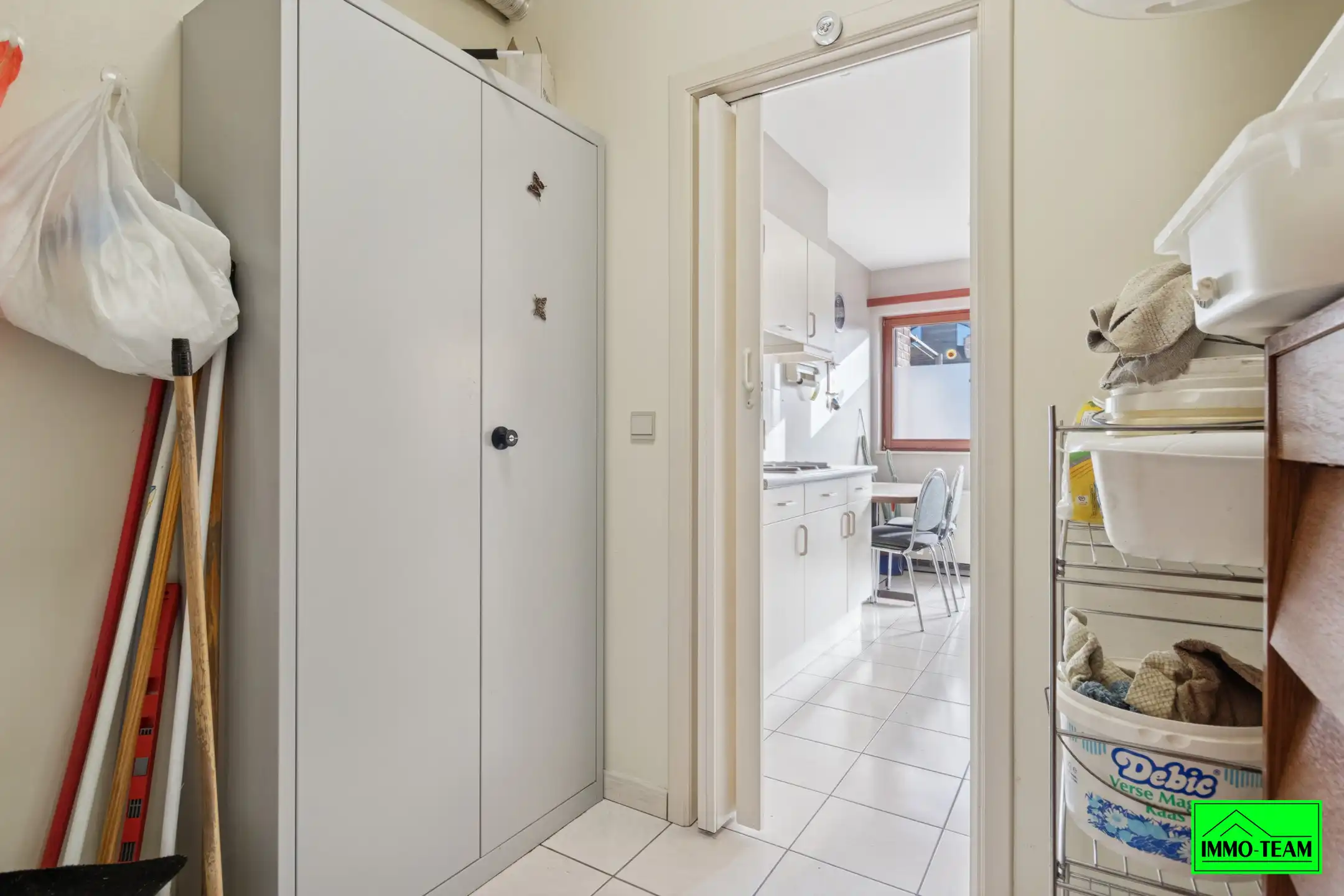 Ruim gelijkvloers appartement met garage foto 11