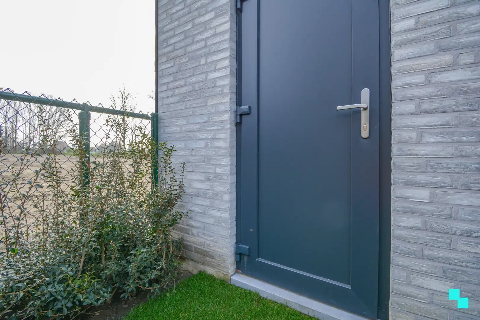 Volledig afgewerkte nieuwbouwwoning met carport te Sleihage foto 27