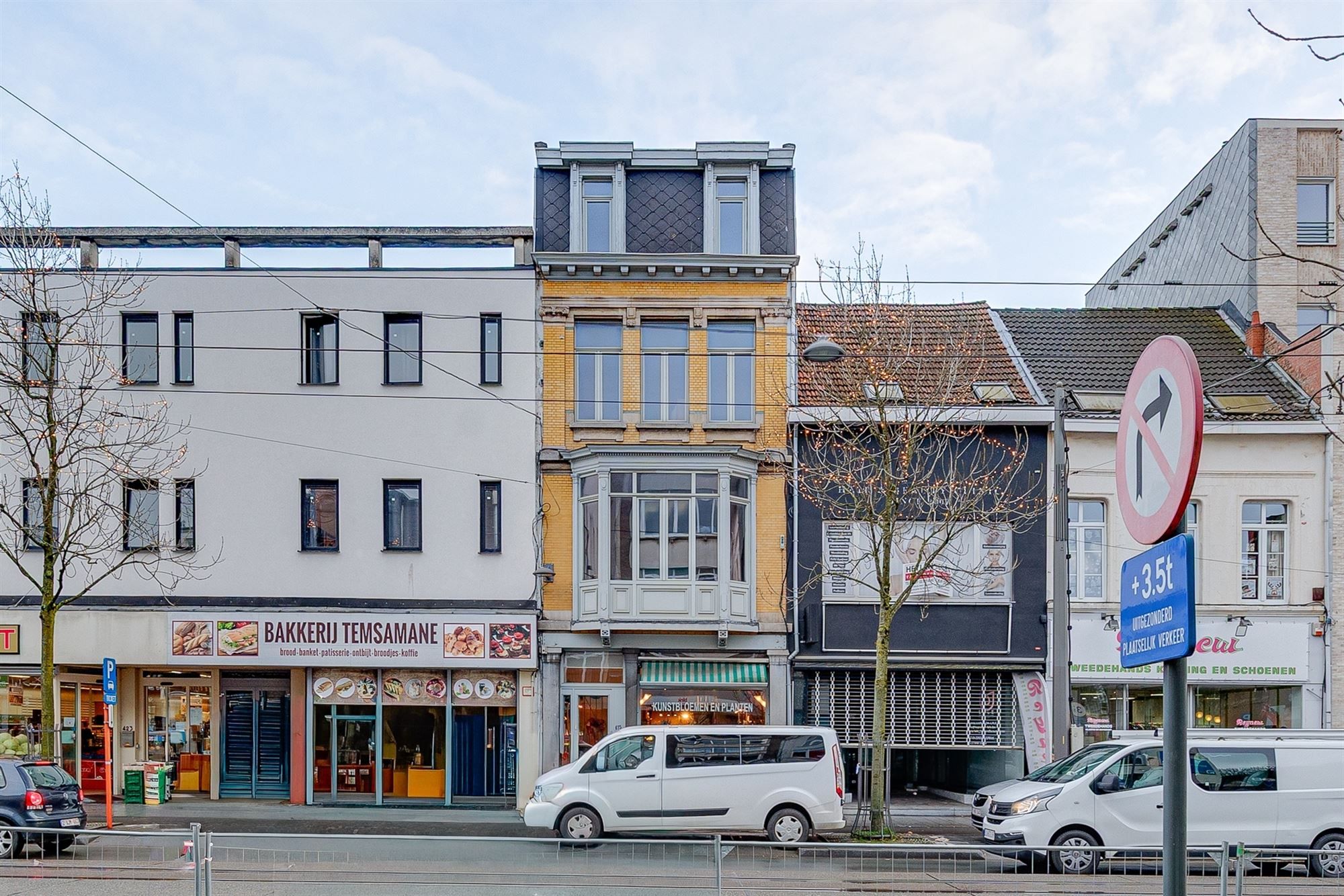 Prachtig winkelwoonhuis in eclectische stijl met 6 slk + zuidtuin foto 3