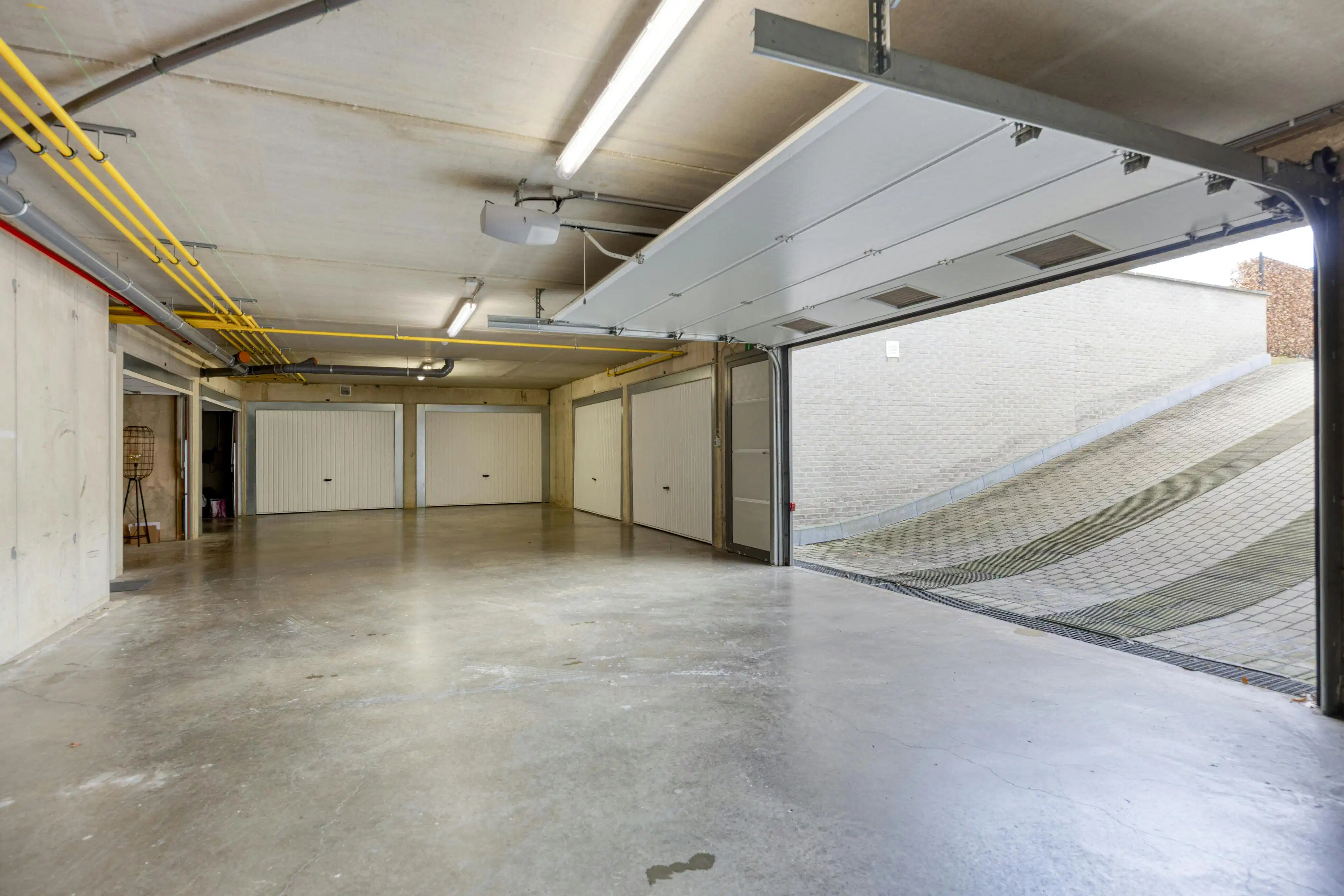 Prachtig appartement met garage te koop in Maaseik foto 22