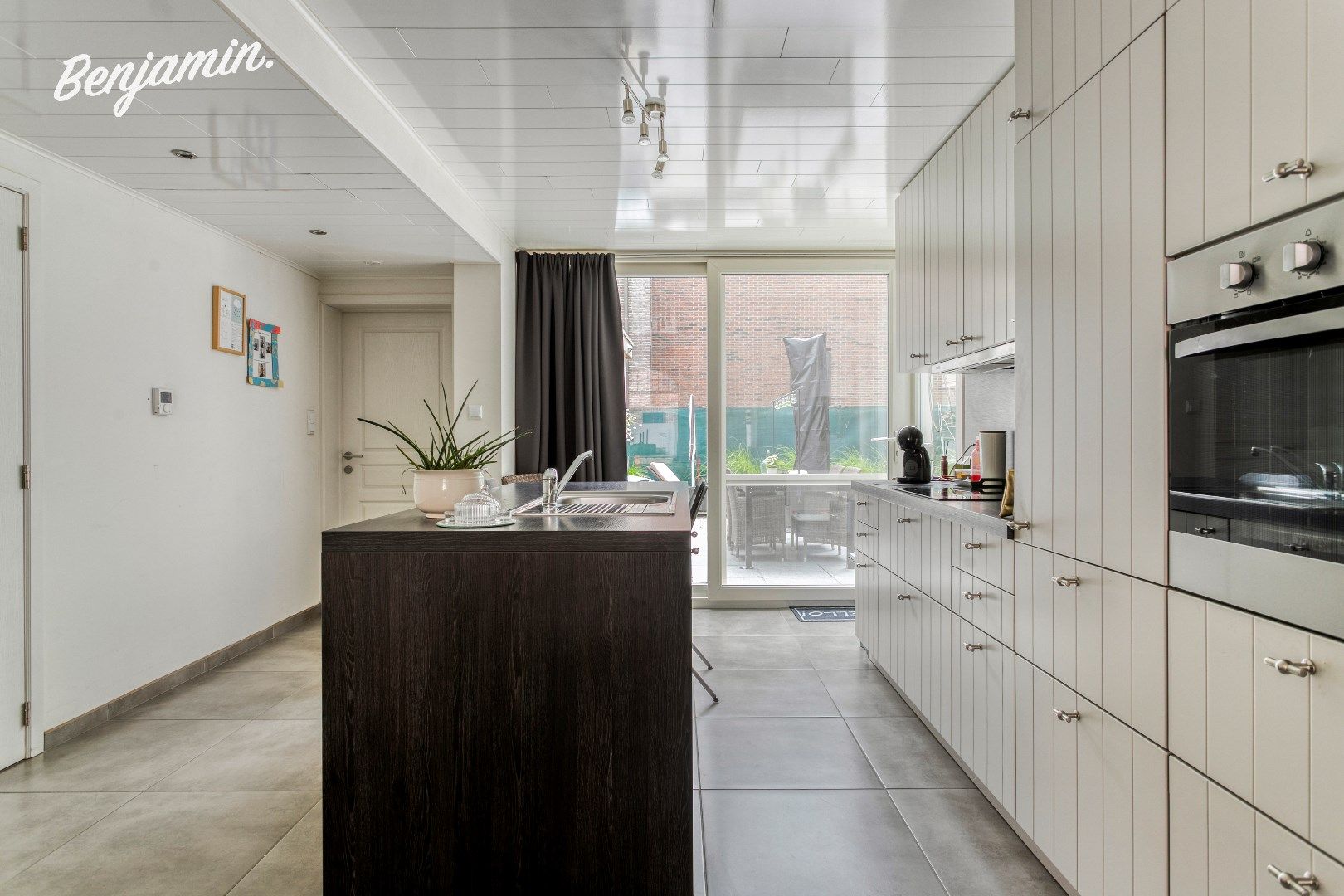Instapklaar gelijkvloers appartement met garage en zonnige tuin in Dadizele foto 7