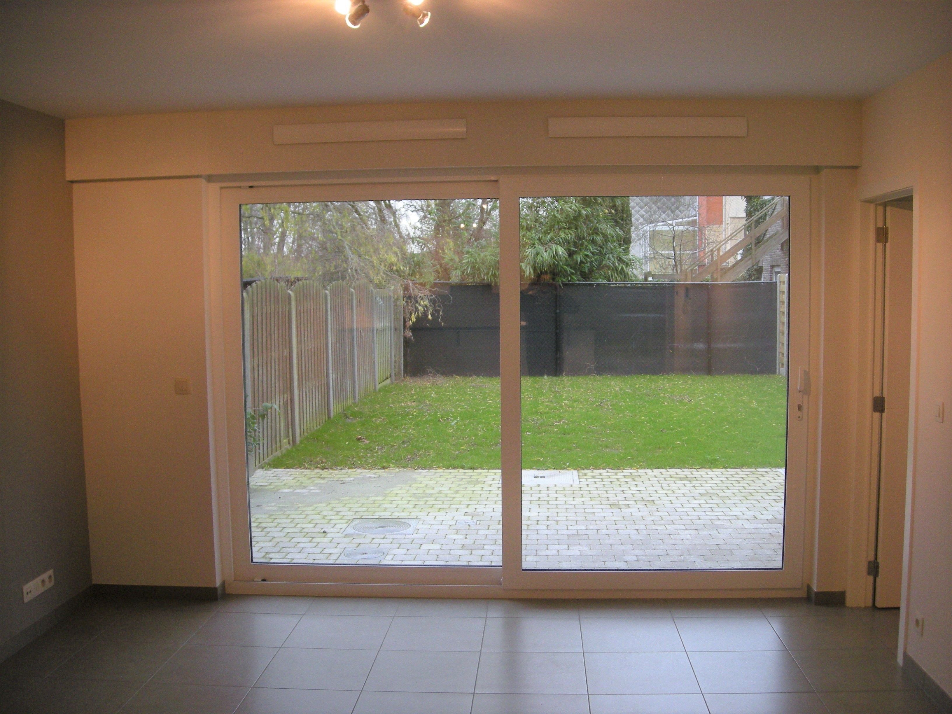 Rustig gelegen recent 1 slaapkamer app. met zonnige tuin foto 5