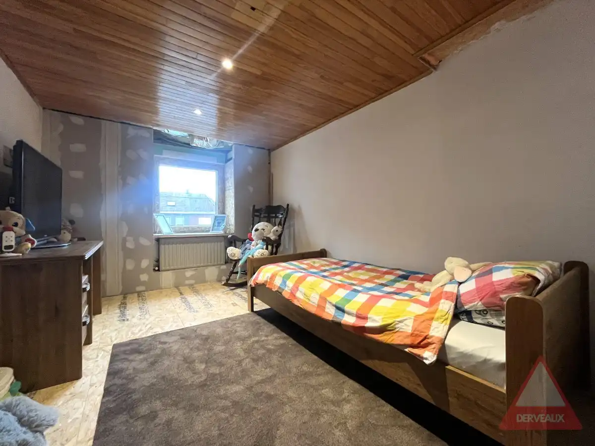 Beveren – Volledig gerenoveerde & instapklare woning met 4 slaapkamers & garage foto 12