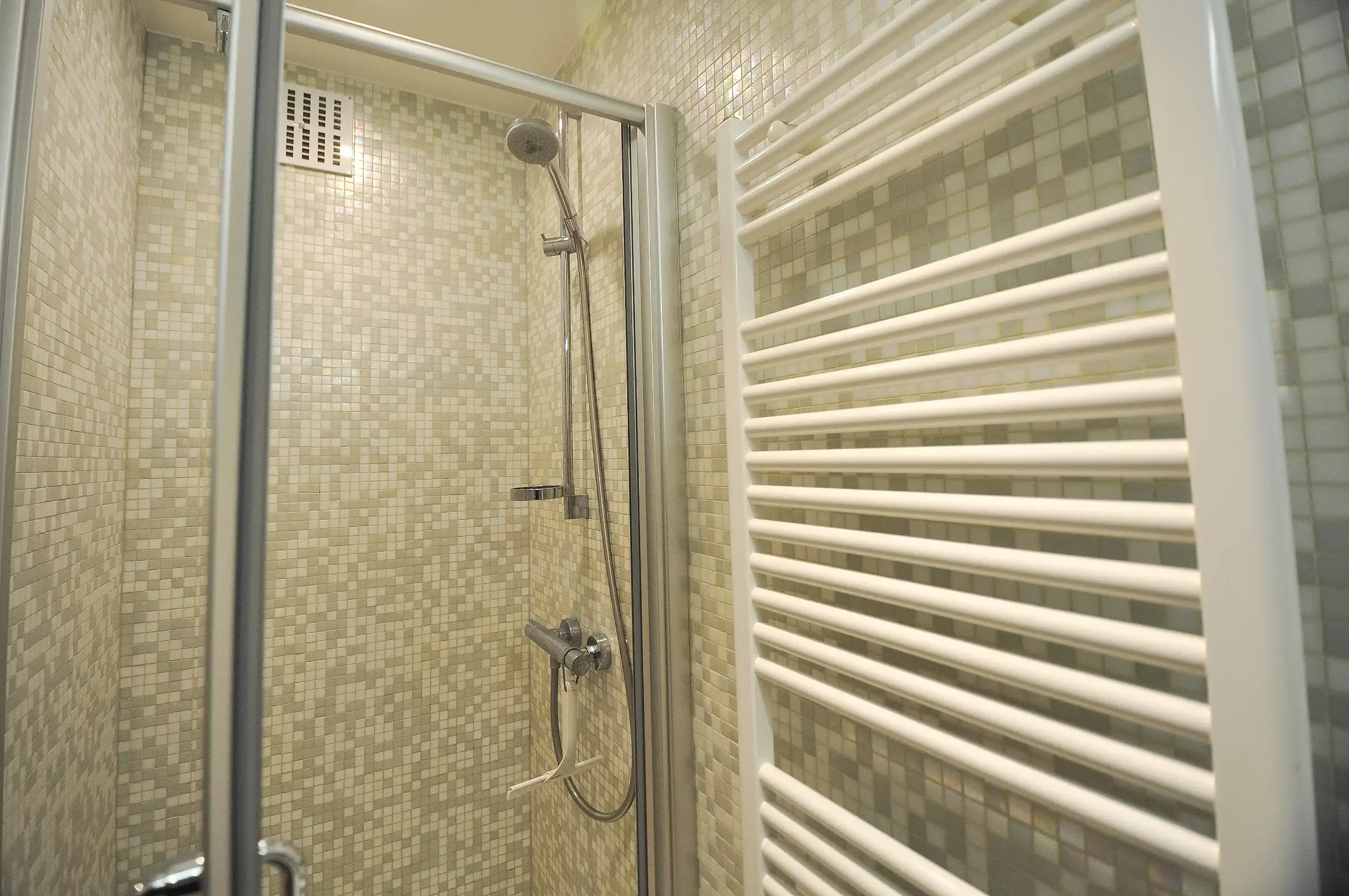 Topaanbieding – Uitzonderlijk ruim appartement in stijlvolle residentie. foto 29