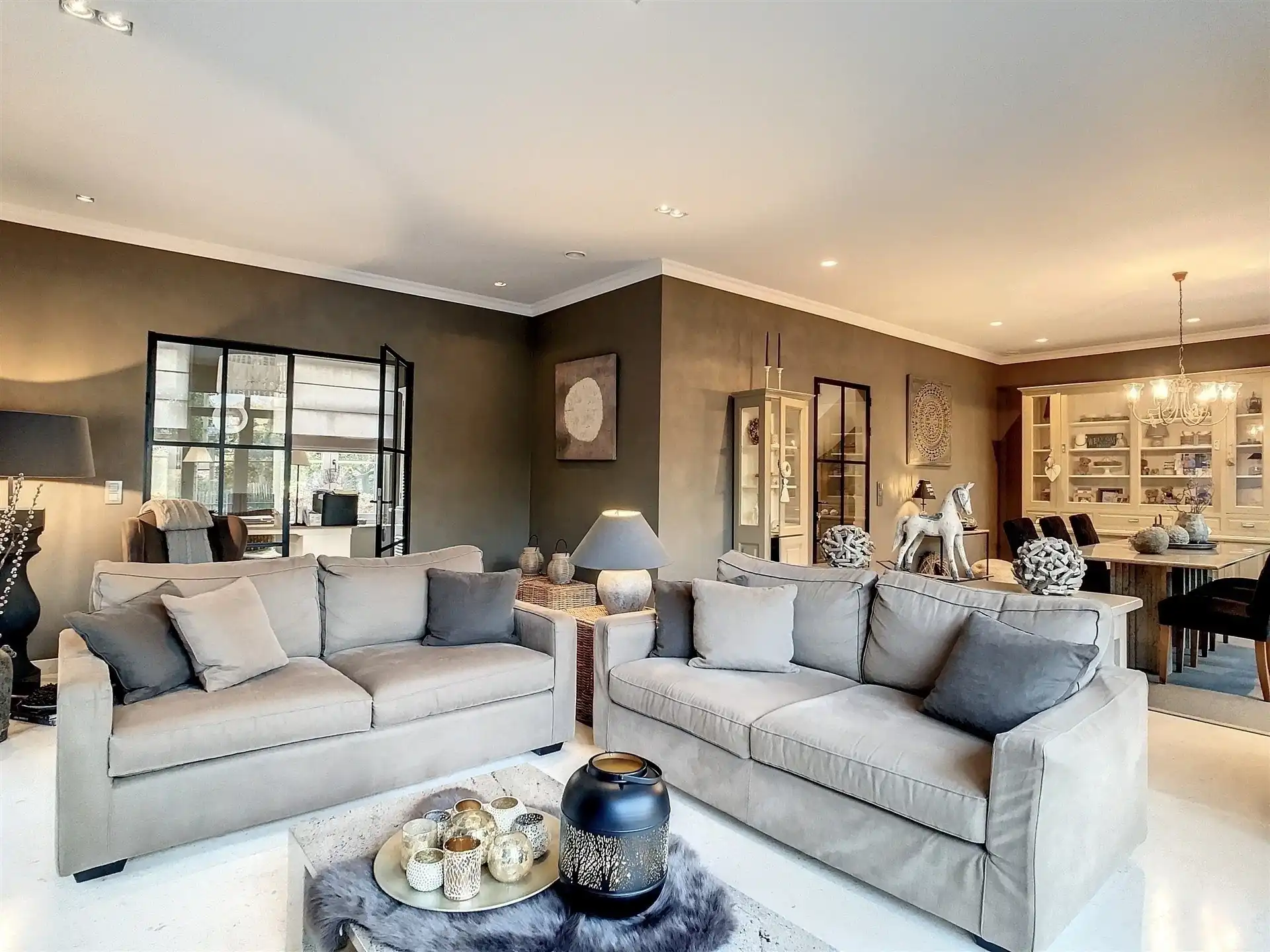 Hoogwaardig afgewerkte pastorijwoning met 6 paardenstallen  op 2563m² (optie extra grond) foto 9