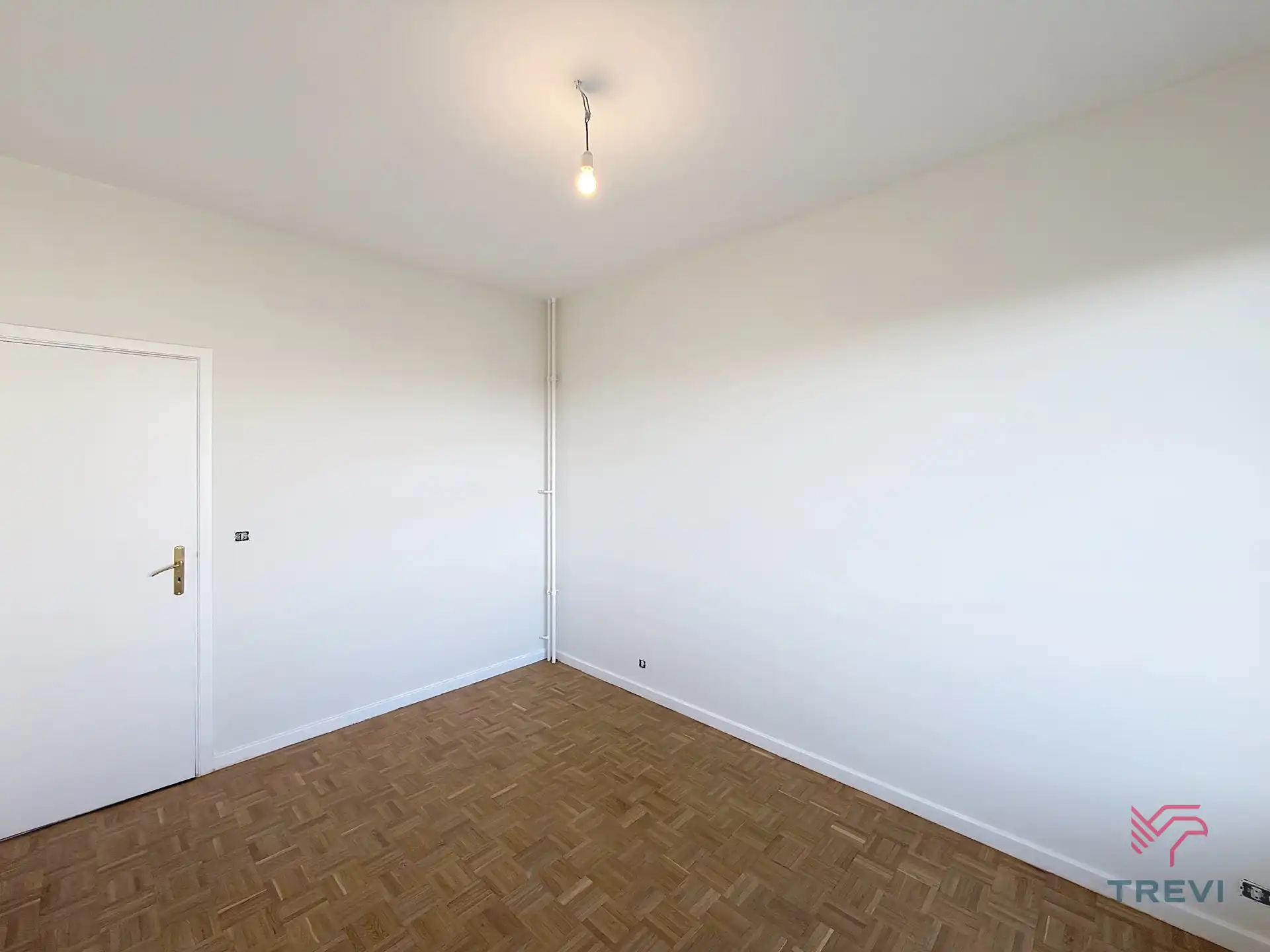 Opgefrist appartement met 1 slaapkamer op de Brugmannlaan ! foto 8