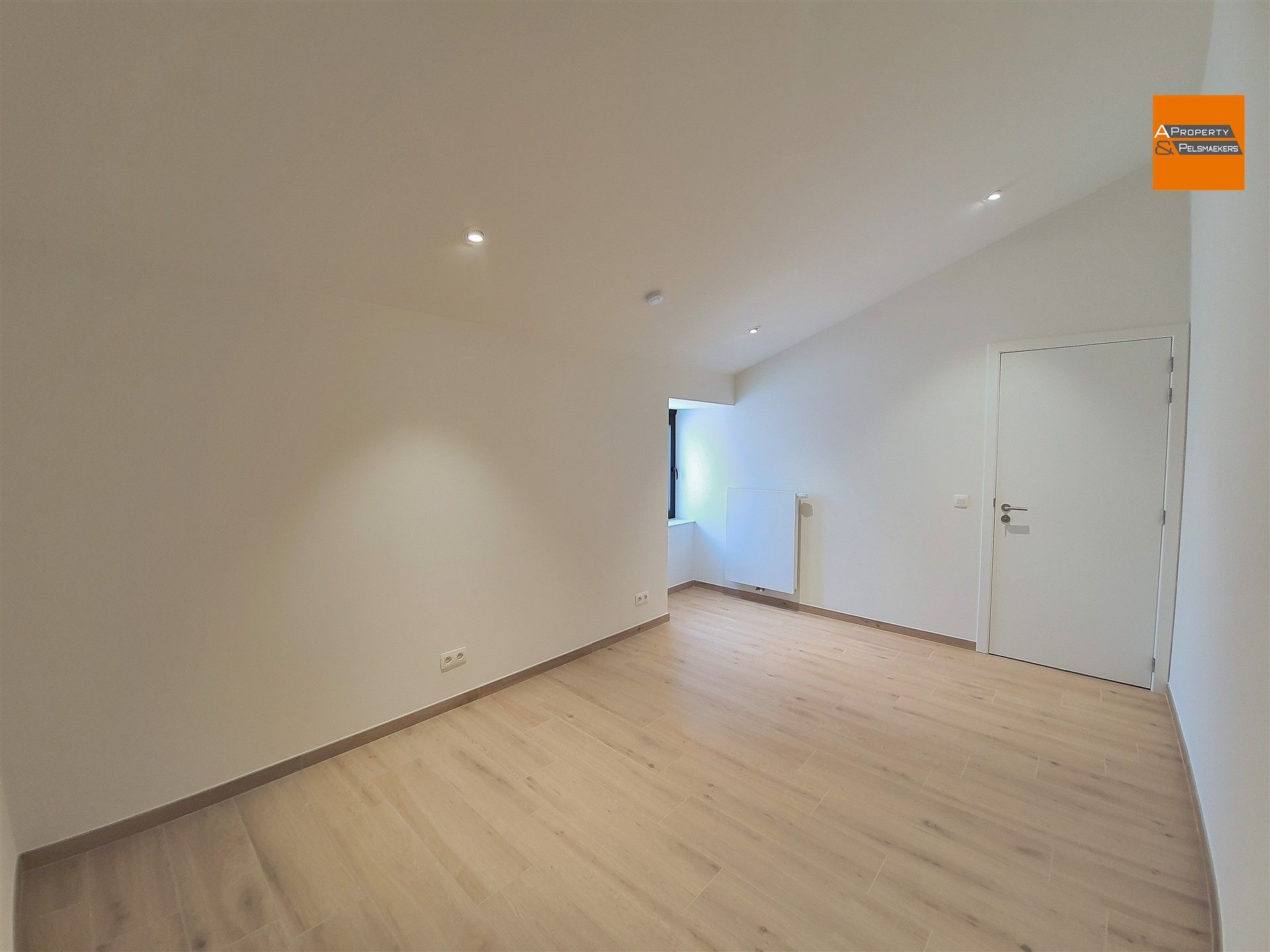 Nieuwbouw woning met 3 slaapkamers en tuin op toplocatie foto 14