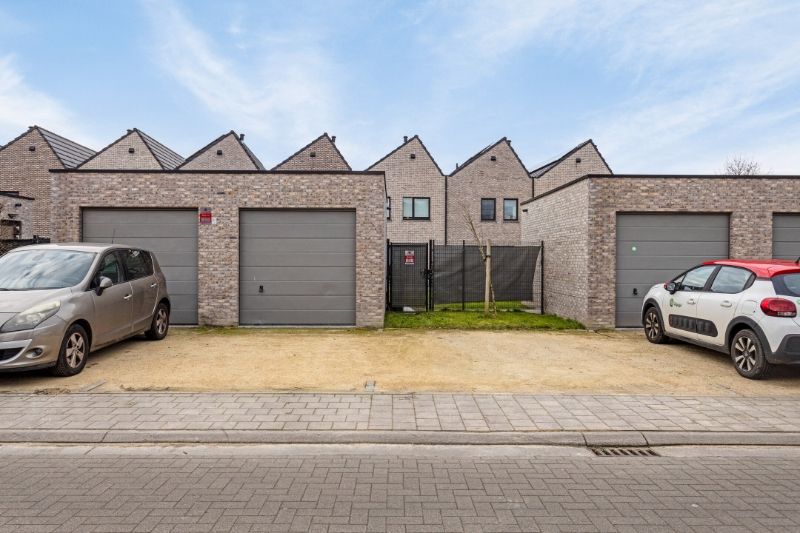 Recente Nieuwbouwwoning met 3 slk en garage foto 15