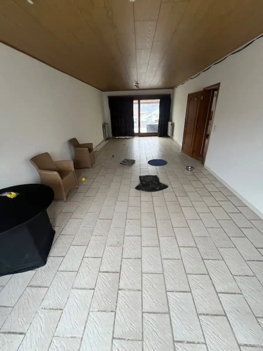 Projectgrond (vroegere feestzaal met woonst en parking) foto 13