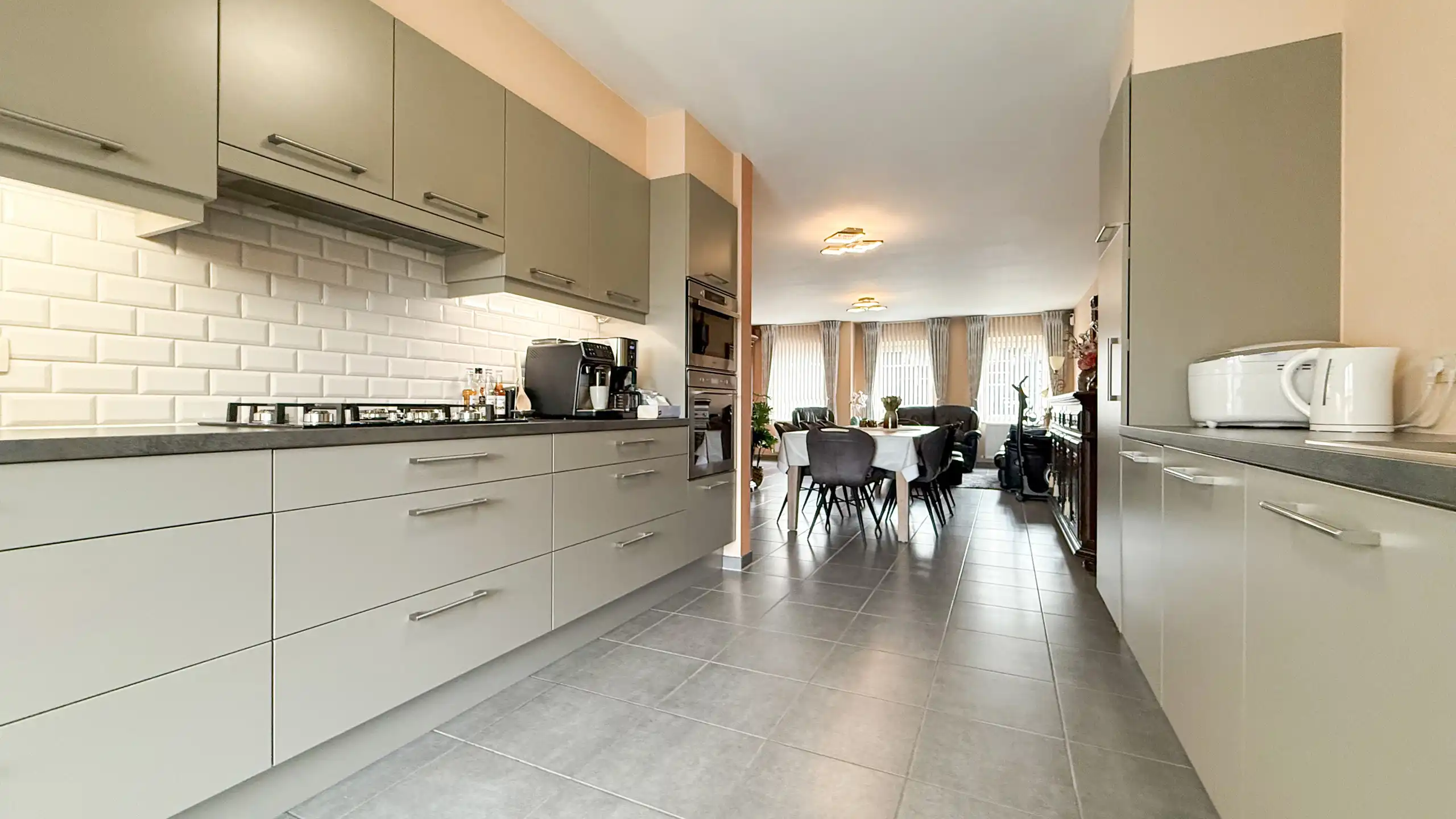Ruim gelijkvloers appartement met tuin en parking foto 16