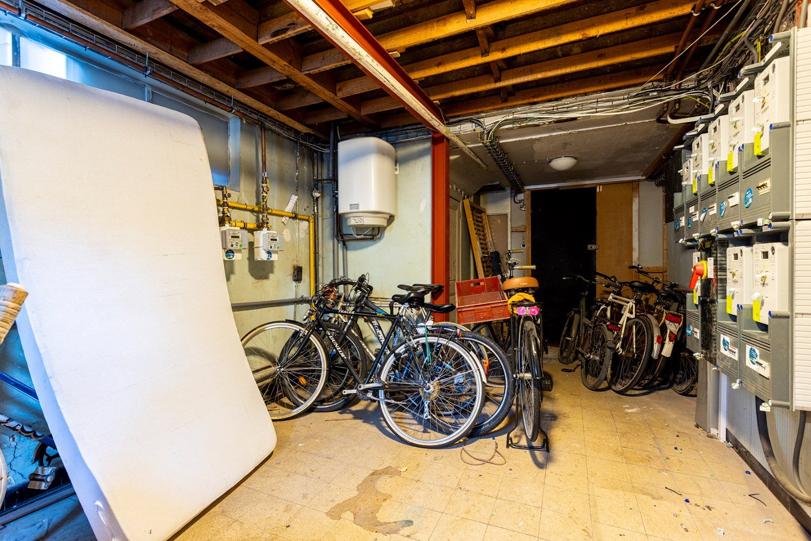 BUITENKANS! Handelspand van 101m² te koop op de Italiëlei foto 14