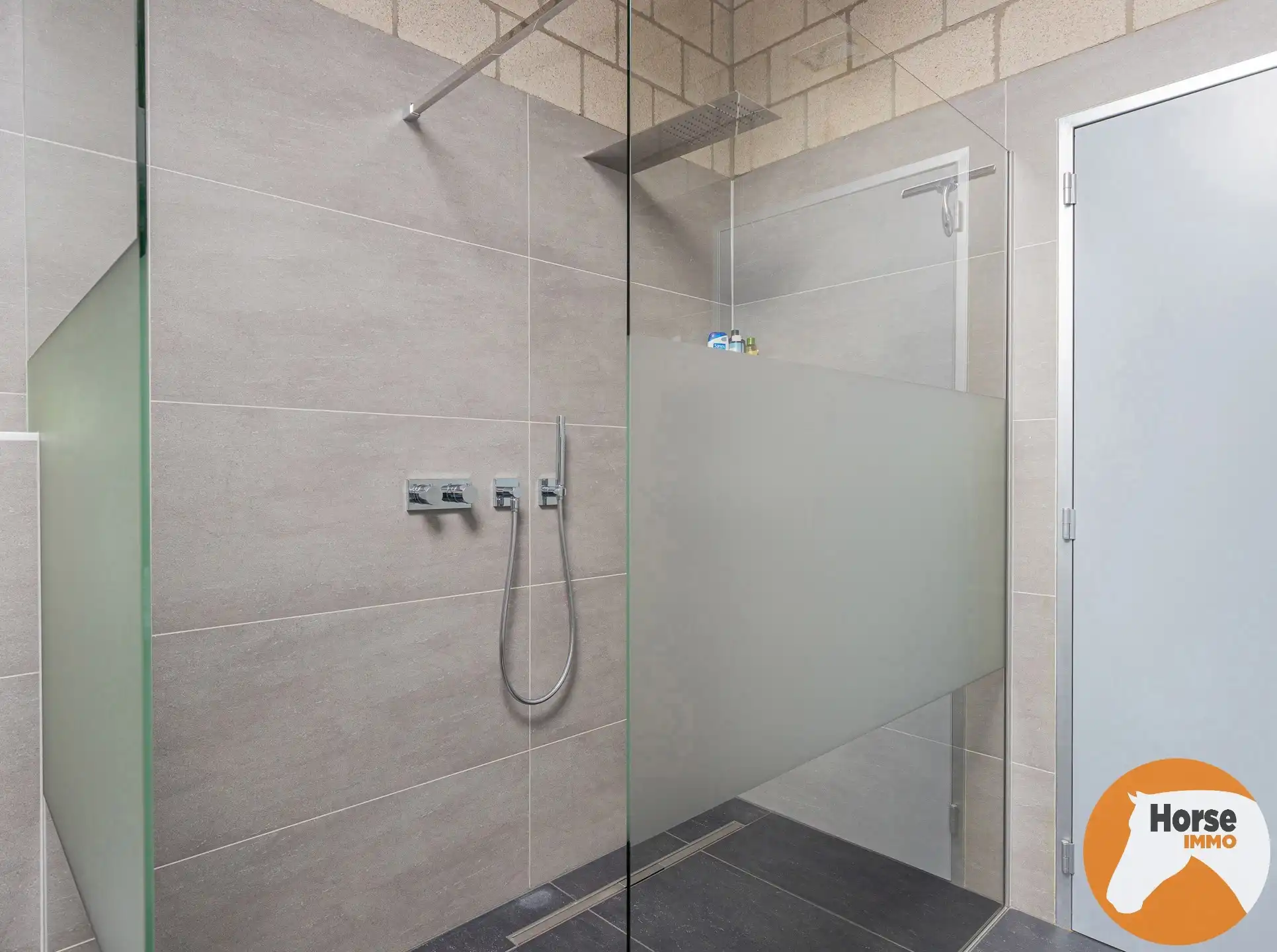 EREMBODEGEM- Ruime gezinswoning met tuin en weide  foto 23