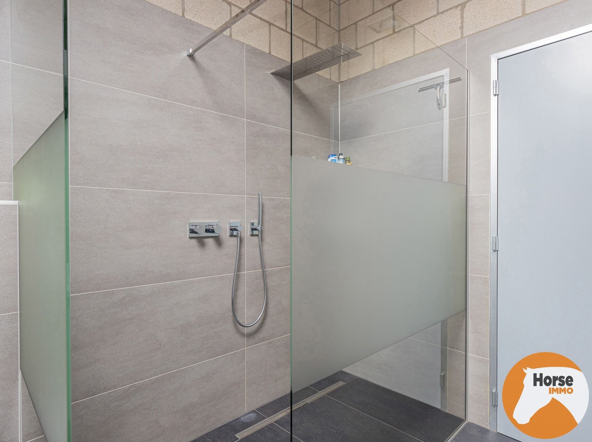 EREMBODEGEM- Ruime gezinswoning met tuin en weide  foto 23