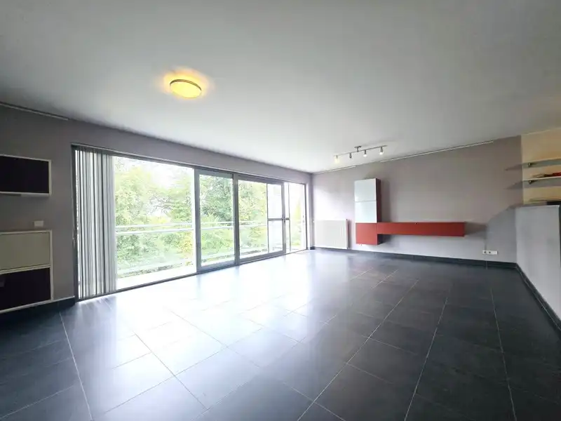 Comfortabel wonen vlakbij het centrum met eigen parking foto {{pictureIndex}}