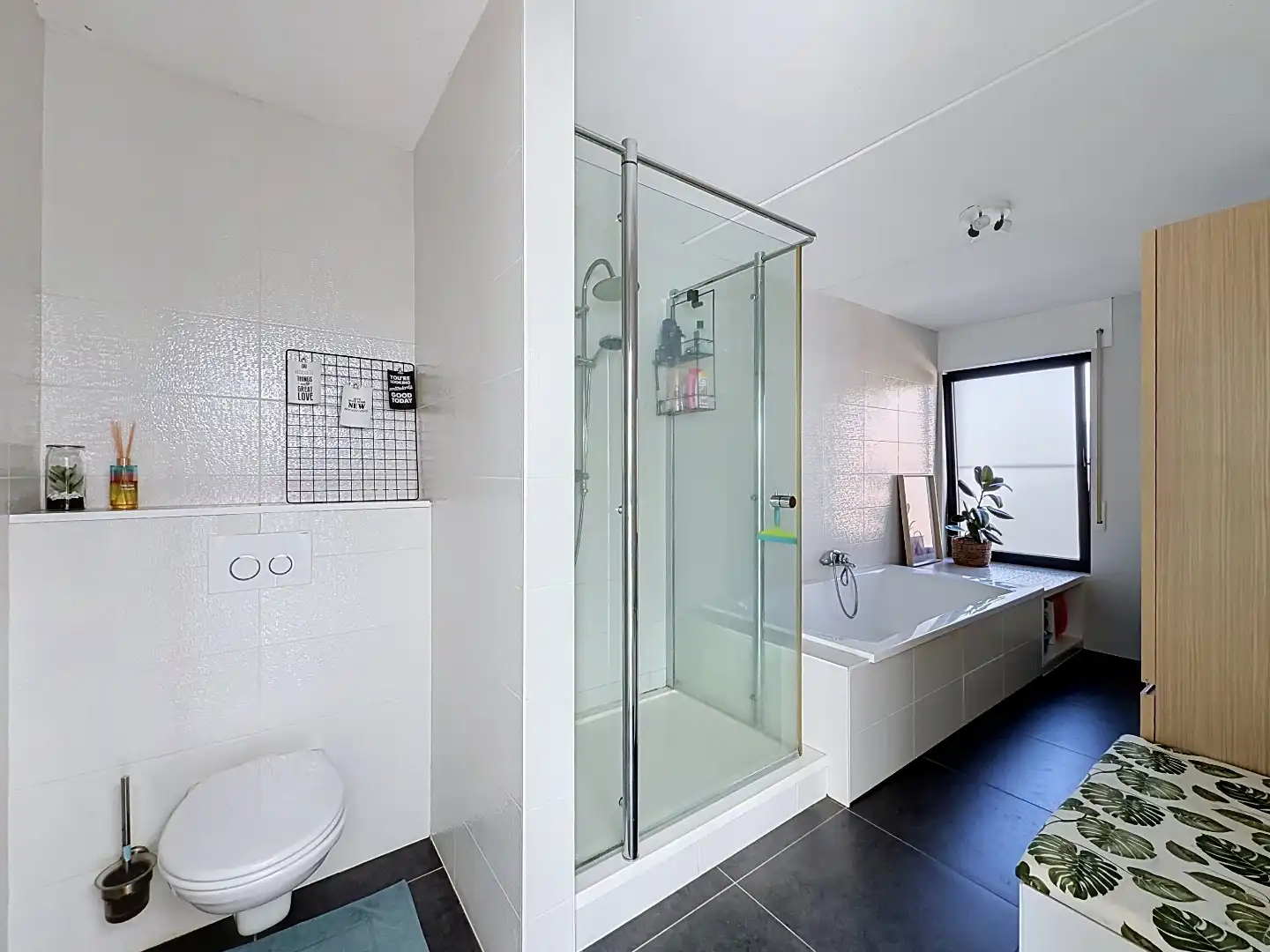 Lichtrijke woning met zwembad op rustige locatie! foto 19