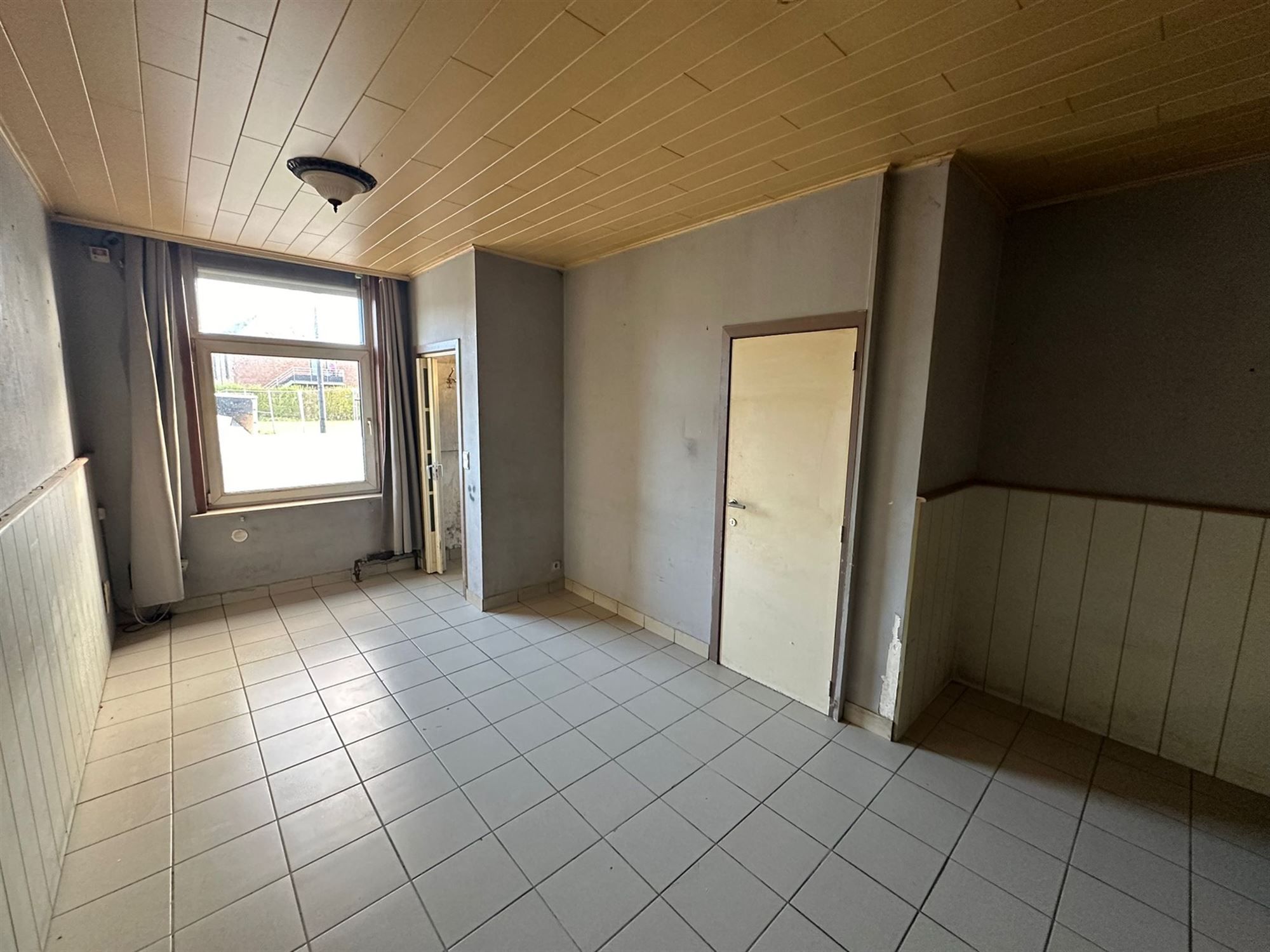 Te renoveren woning met twee slaapkamers te Aalst foto 2