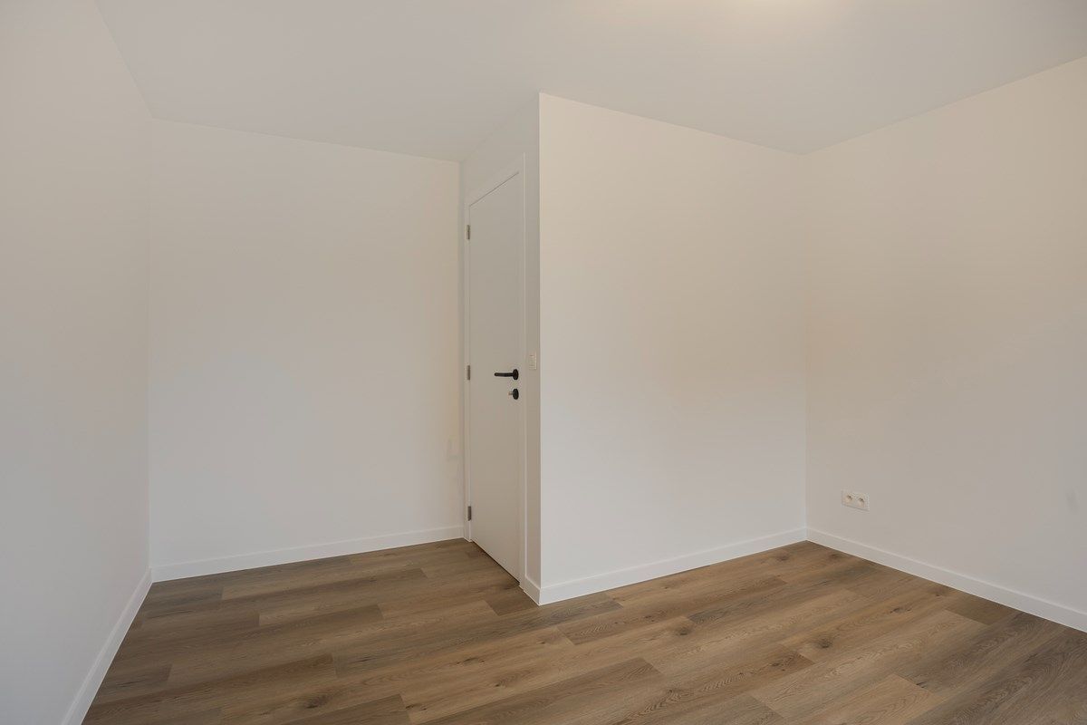 HEEL MOOI GERENOVEERDE WONING ! foto 12