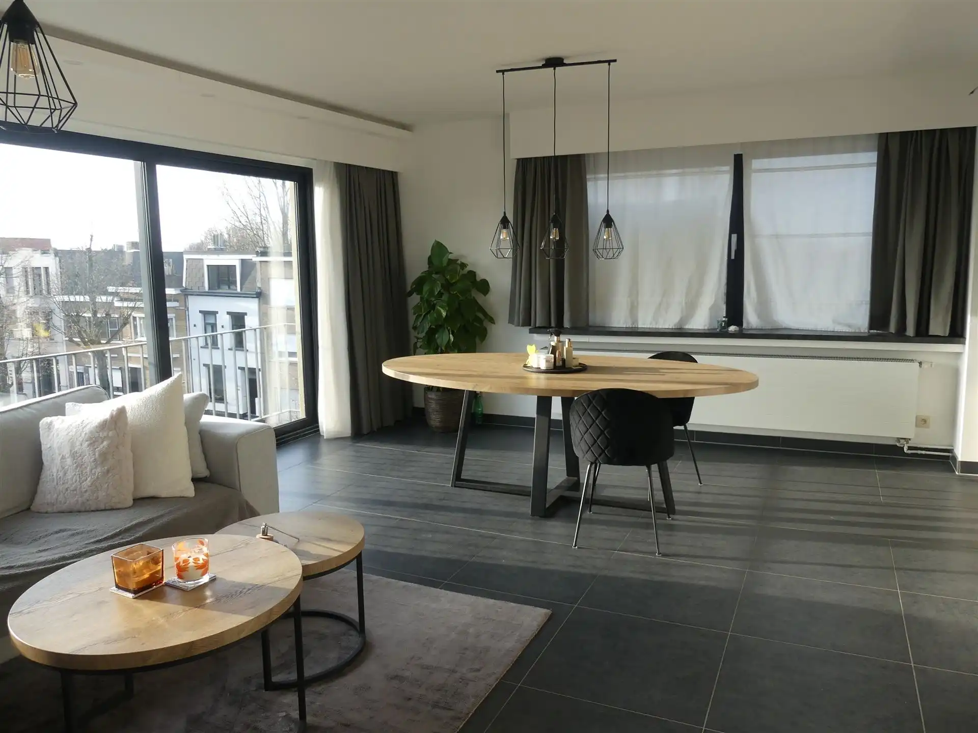 Ruim instapklaar appartement met garage! foto 3