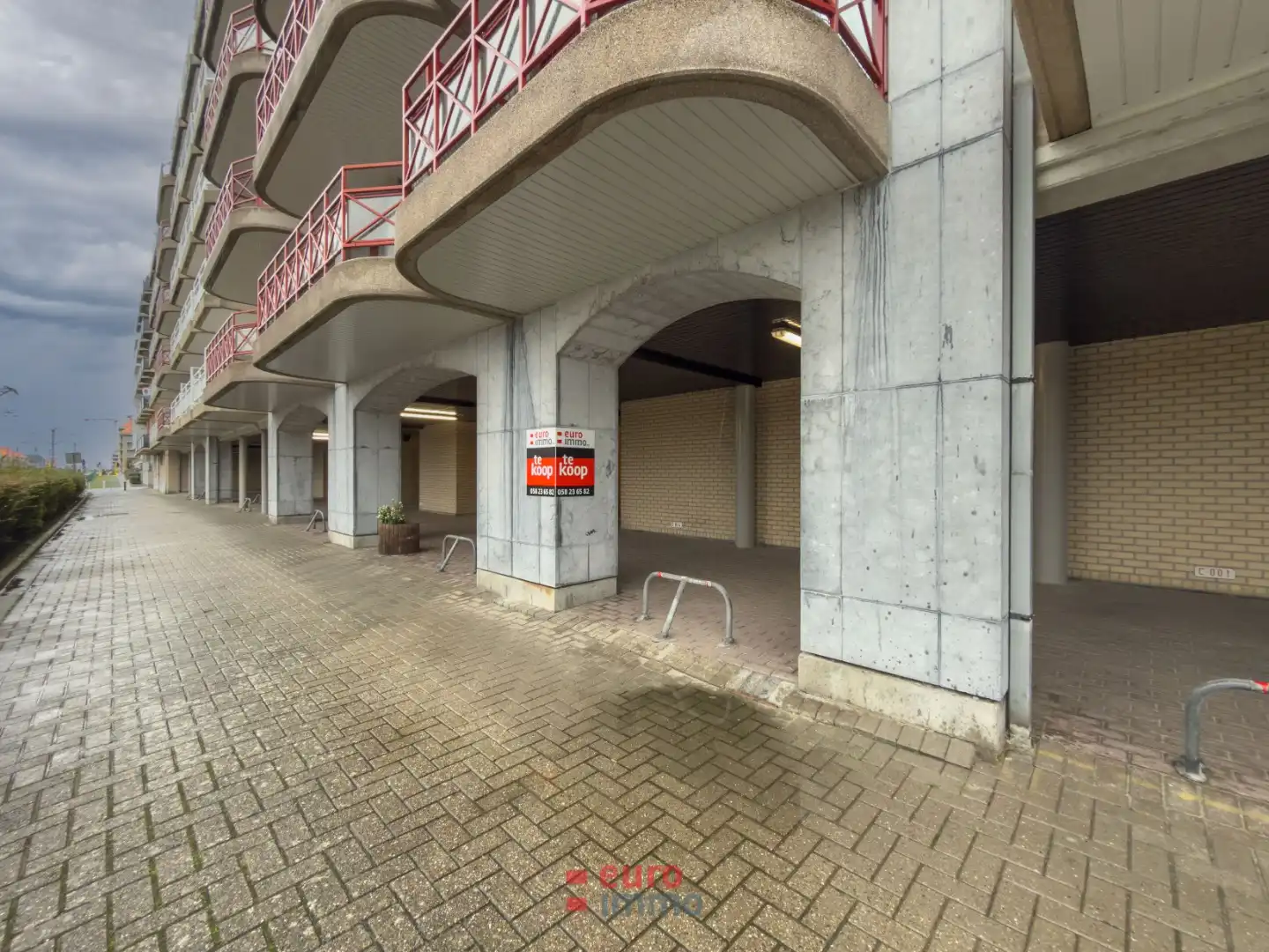 Goed gelegen parkeerplaats! foto 3