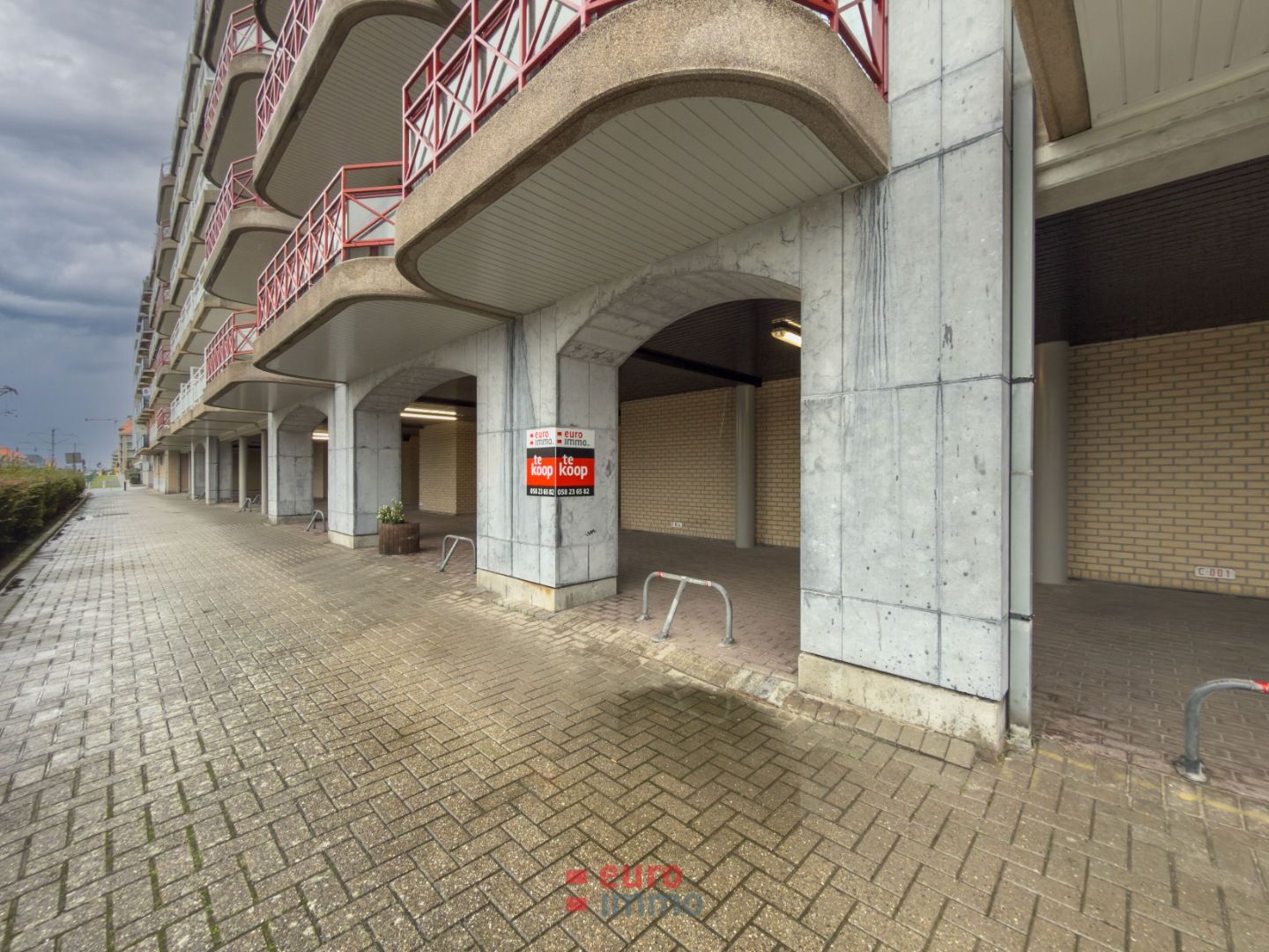 Goed gelegen parkeerplaats! foto 3