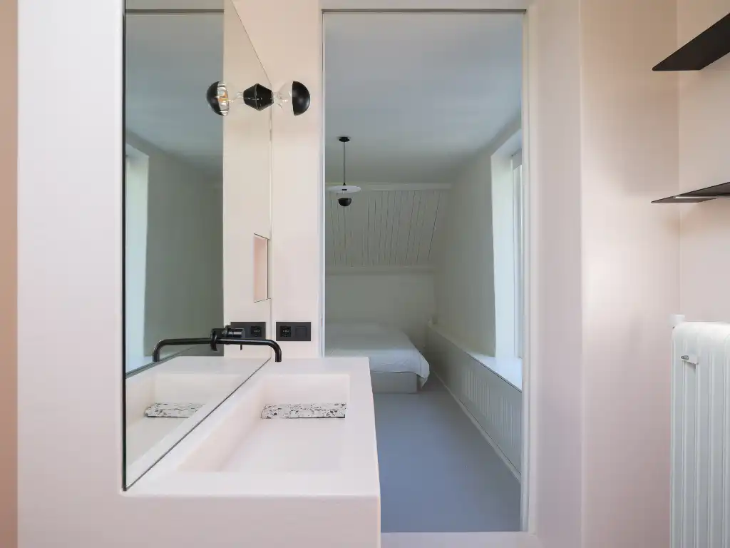 Breskens – Uitzonderlijke eigendom waar authenticiteit, karakter en strakke architectuur naadloos in elkaar samenvloeien op een exclusieve locatie tussen de velden en op een boogscheut van het strand. foto 32