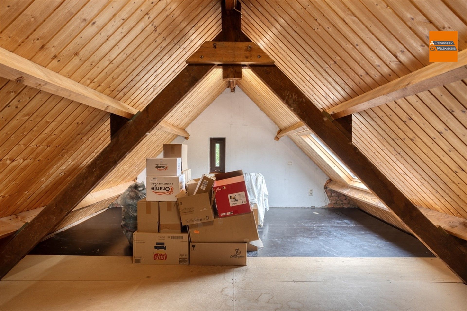Gerenoveerde woning met ruime tuin foto 23