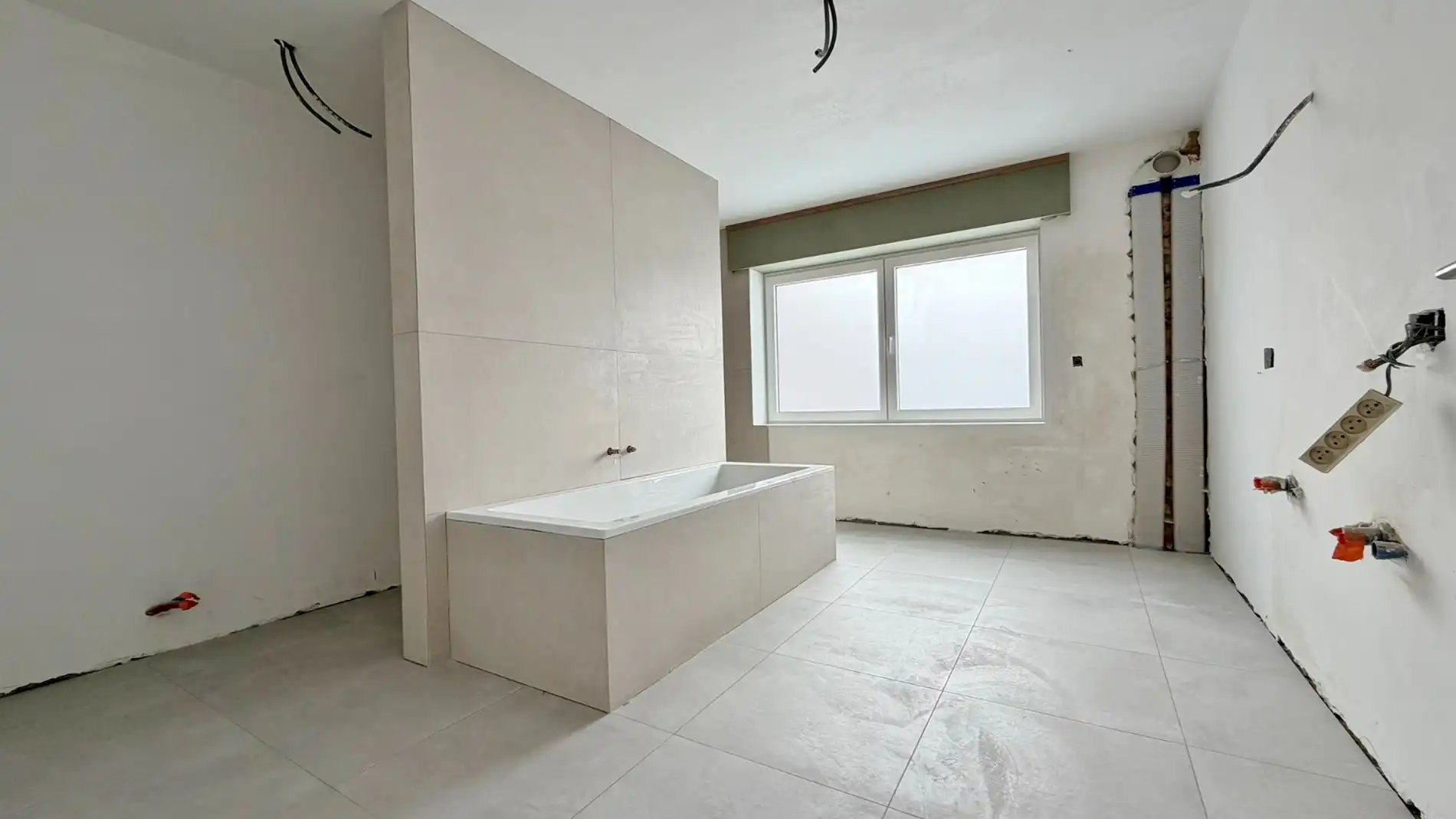 Zeer ruime nieuwbouwwoning in de dorpskern van Noordschote met grote garage en tuin.  foto 15